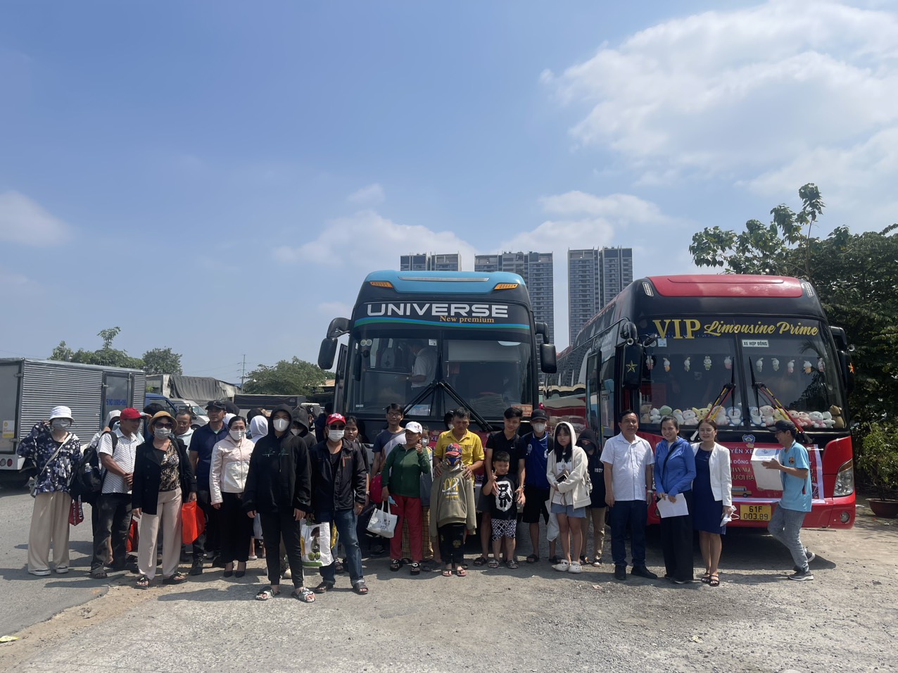 Chuyến xe y&ecirc;u thương chở đồng hương Quảng Nam về qu&ecirc; đ&oacute;n Tết- Ảnh 1.