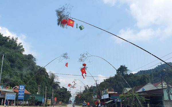 Dựng cây nêu chơi Tết, 1 người tử vong