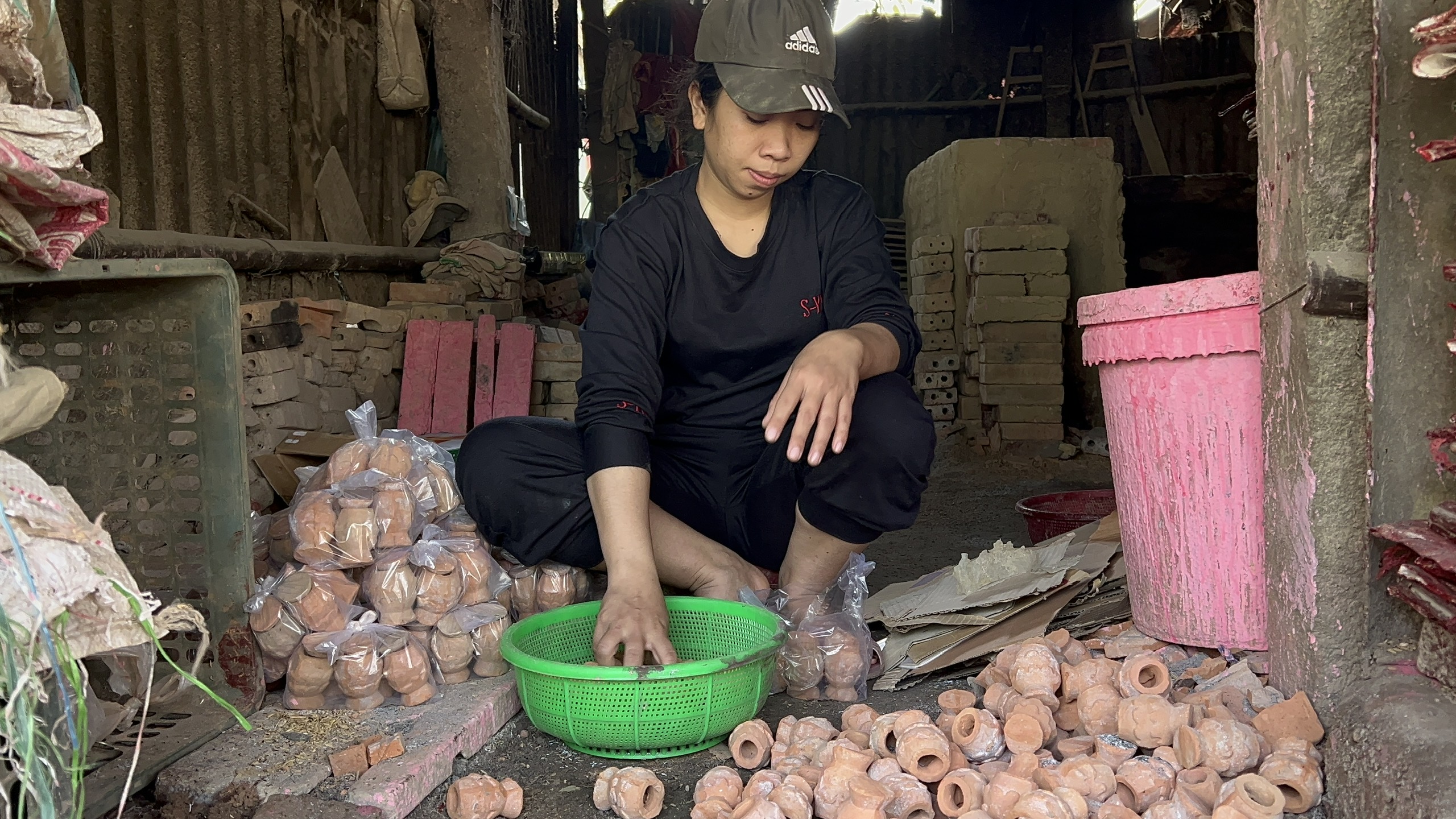 Chuyện 4 anh em l&agrave;m nghề nặn &ocirc;ng C&ocirc;ng, &ocirc;ng T&aacute;o- Ảnh 6.