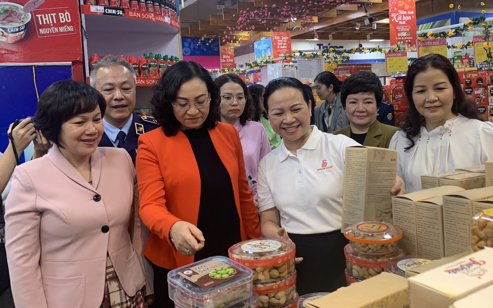 Bộ Công Thương kiểm tra đảm bảo hàng hoá phục vụ Tết tại Hà Nội và TP HCM