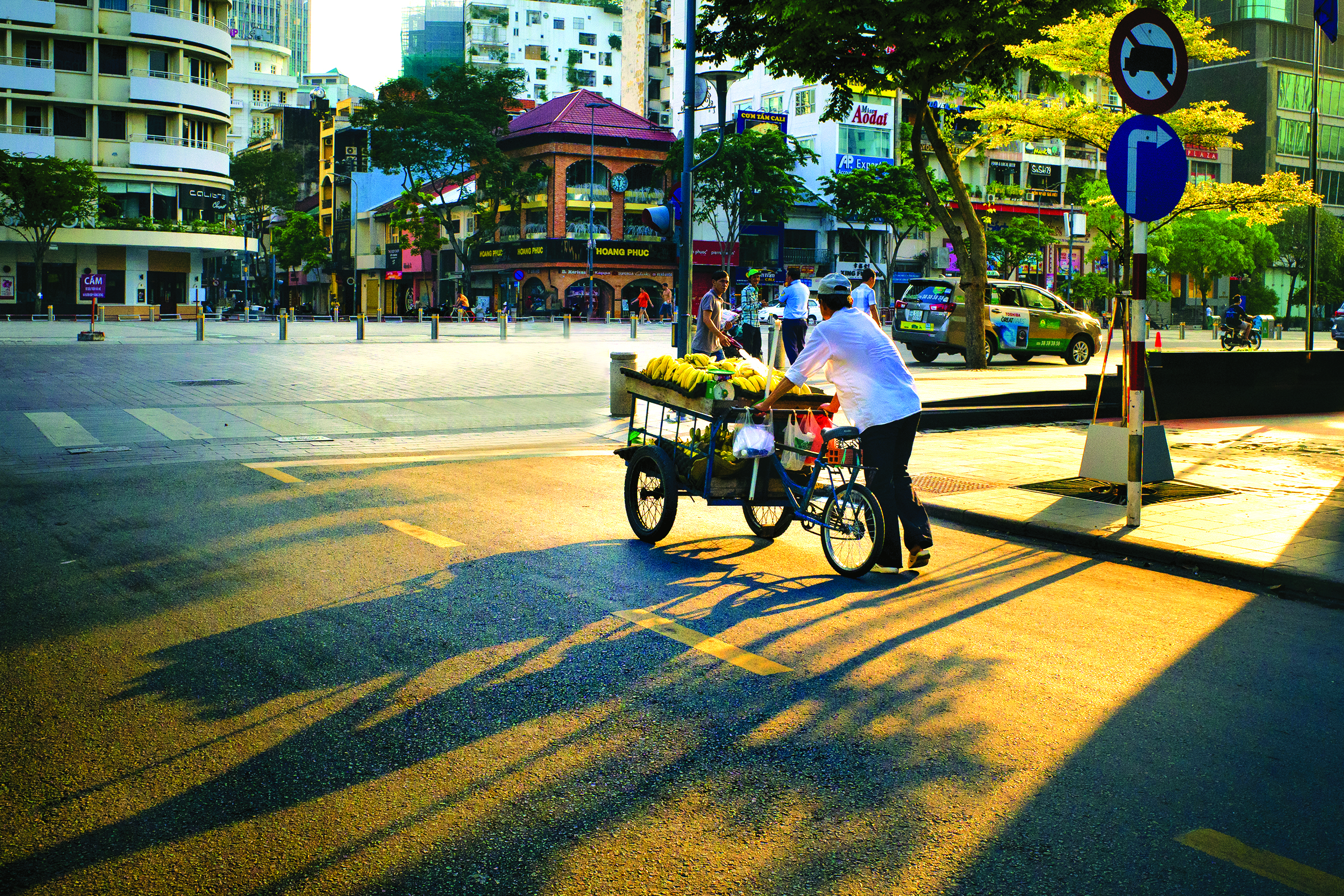 Năng lượng tích cực từ những ngã tư- Ảnh 1.