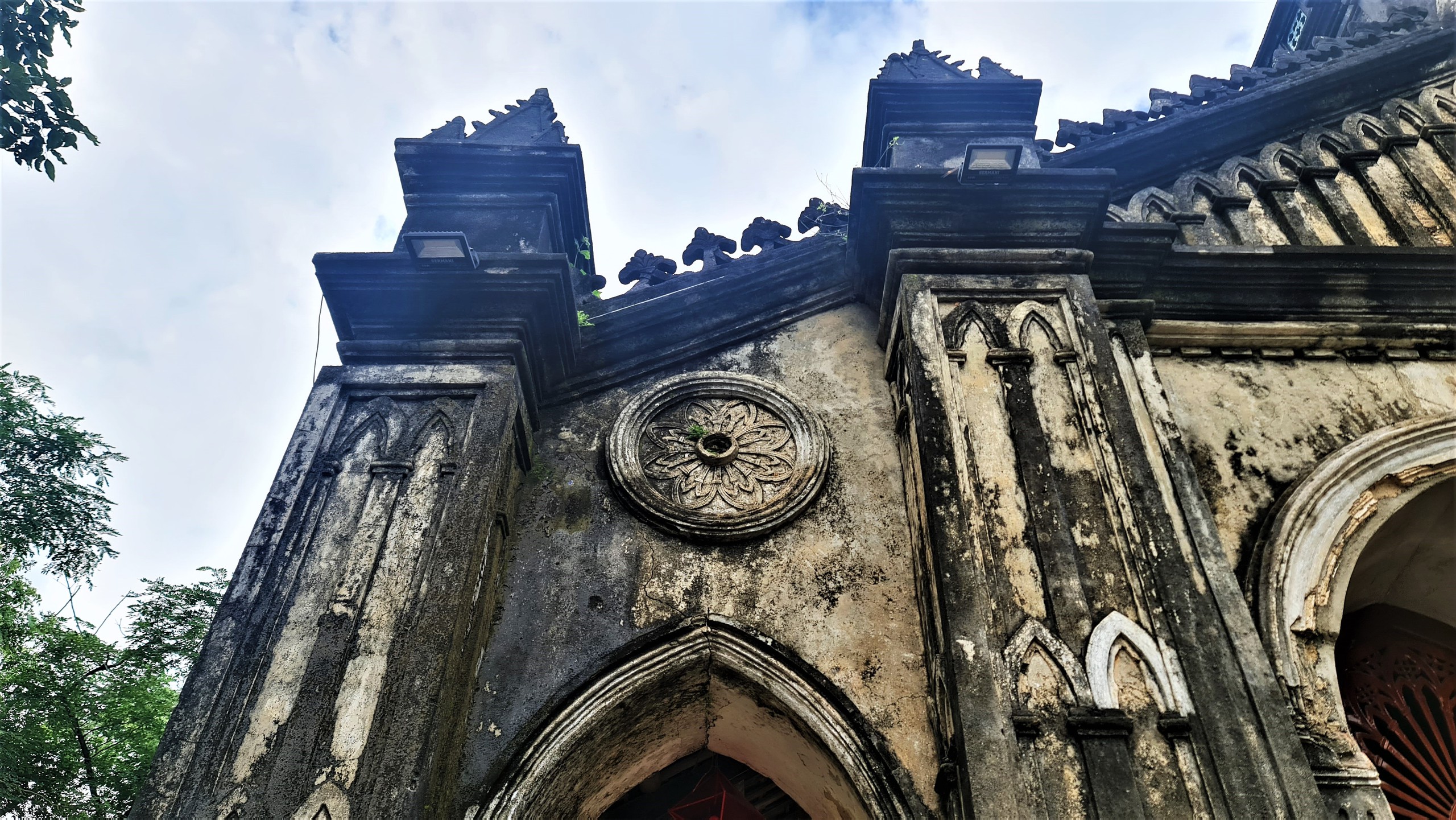 Chi&ecirc;m ngưỡng những Th&aacute;nh t&iacute;ch nơi nh&agrave; thờ đ&aacute; trăm tuổi- Ảnh 17.