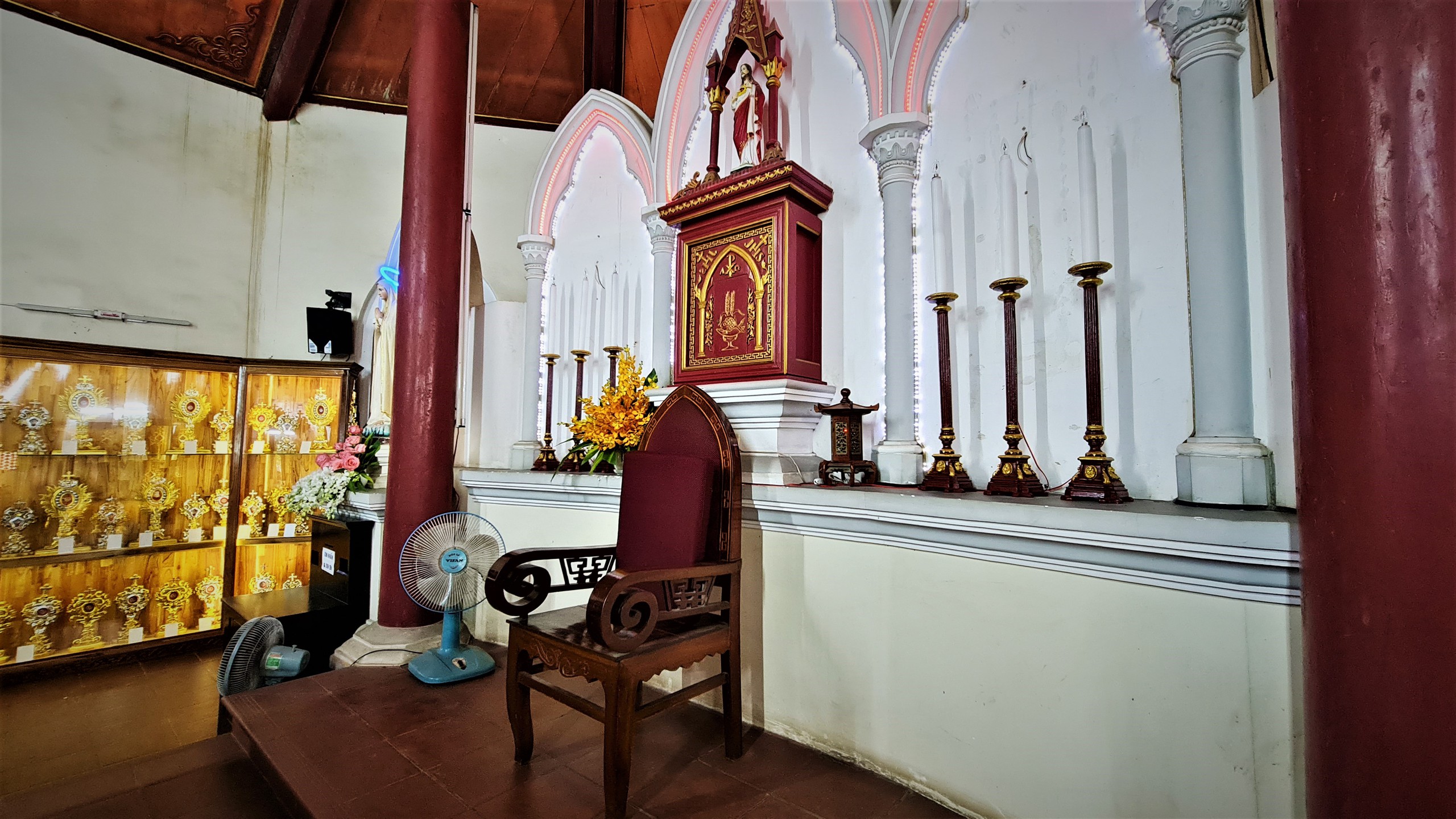 Chi&ecirc;m ngưỡng những Th&aacute;nh t&iacute;ch nơi nh&agrave; thờ đ&aacute; trăm tuổi- Ảnh 19.