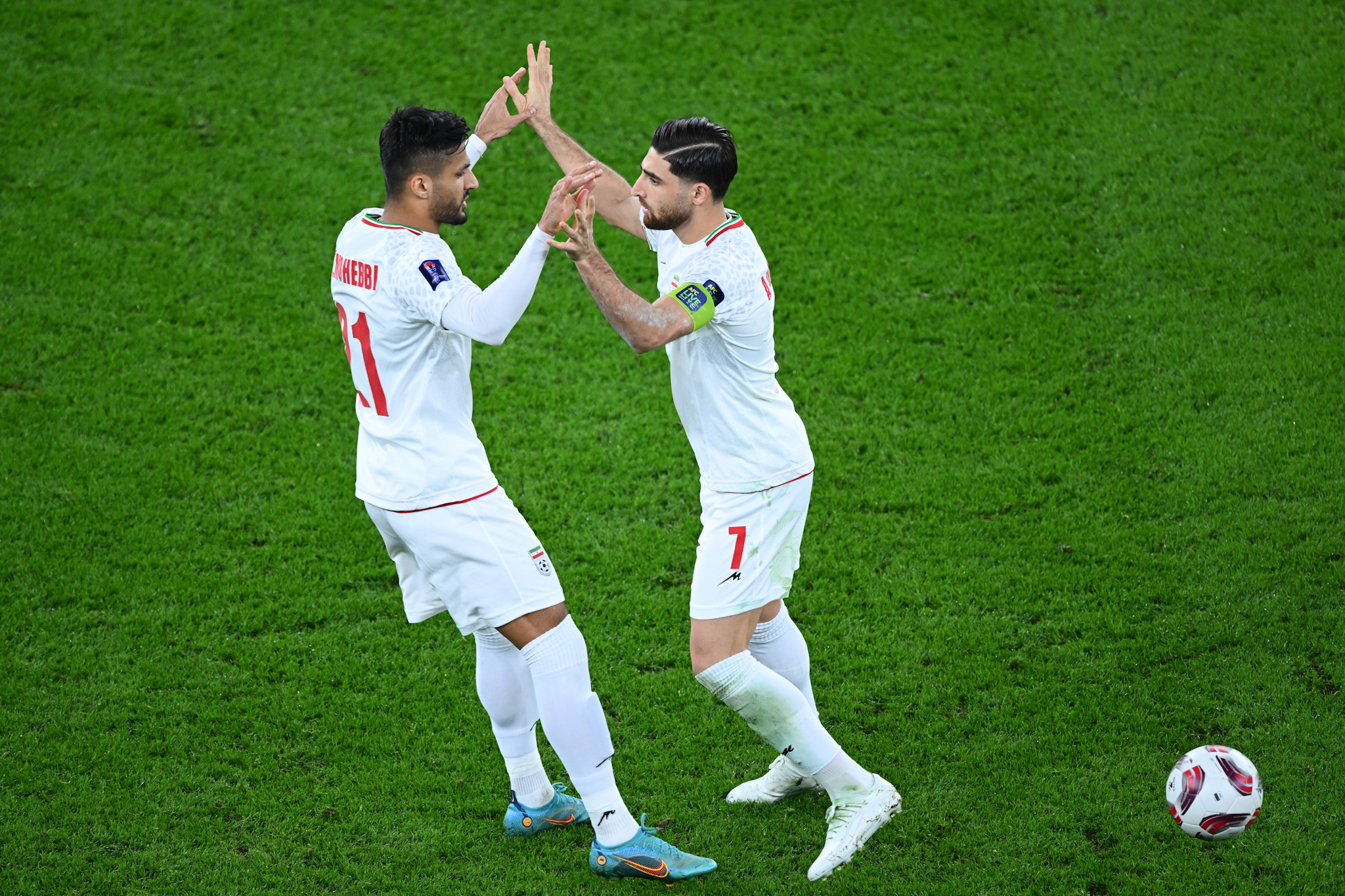 Asian Cup 2023: X&aacute;c định đội cuối c&ugrave;ng v&agrave;o chung kết- Ảnh 1.