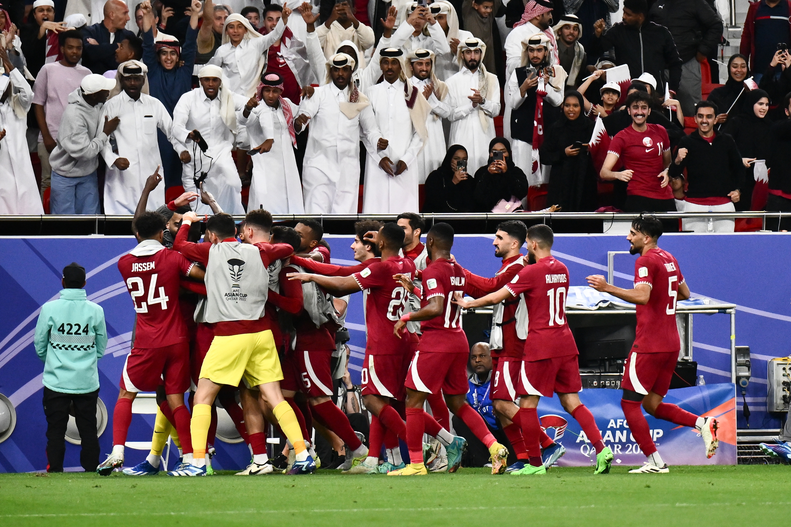 Asian Cup 2023: X&aacute;c định đội cuối c&ugrave;ng v&agrave;o chung kết- Ảnh 3.