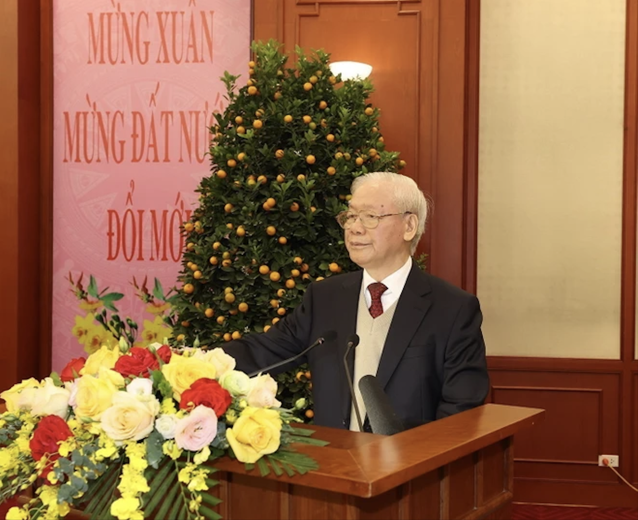 Tổng B&iacute; thư Nguyễn Ph&uacute; Trọng ch&uacute;c Tết l&atilde;nh đạo, nguy&ecirc;n l&atilde;nh đạo Đảng, Nh&agrave; nước- Ảnh 3.