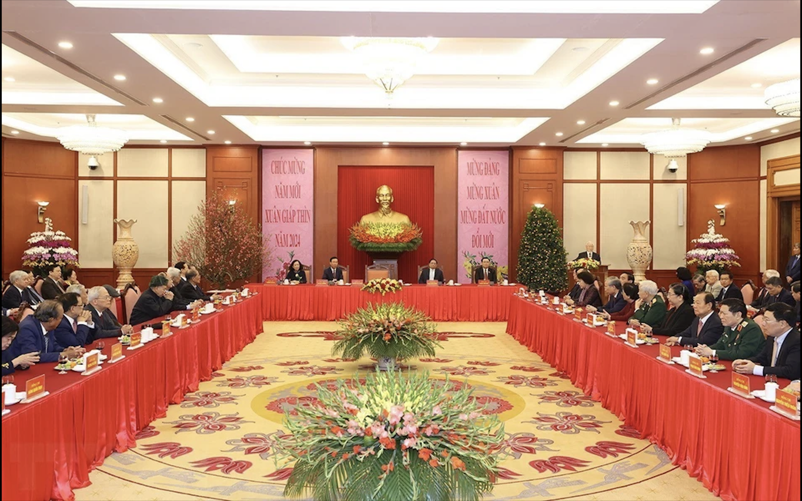 Tổng B&iacute; thư Nguyễn Ph&uacute; Trọng ch&uacute;c Tết l&atilde;nh đạo, nguy&ecirc;n l&atilde;nh đạo Đảng, Nh&agrave; nước- Ảnh 4.