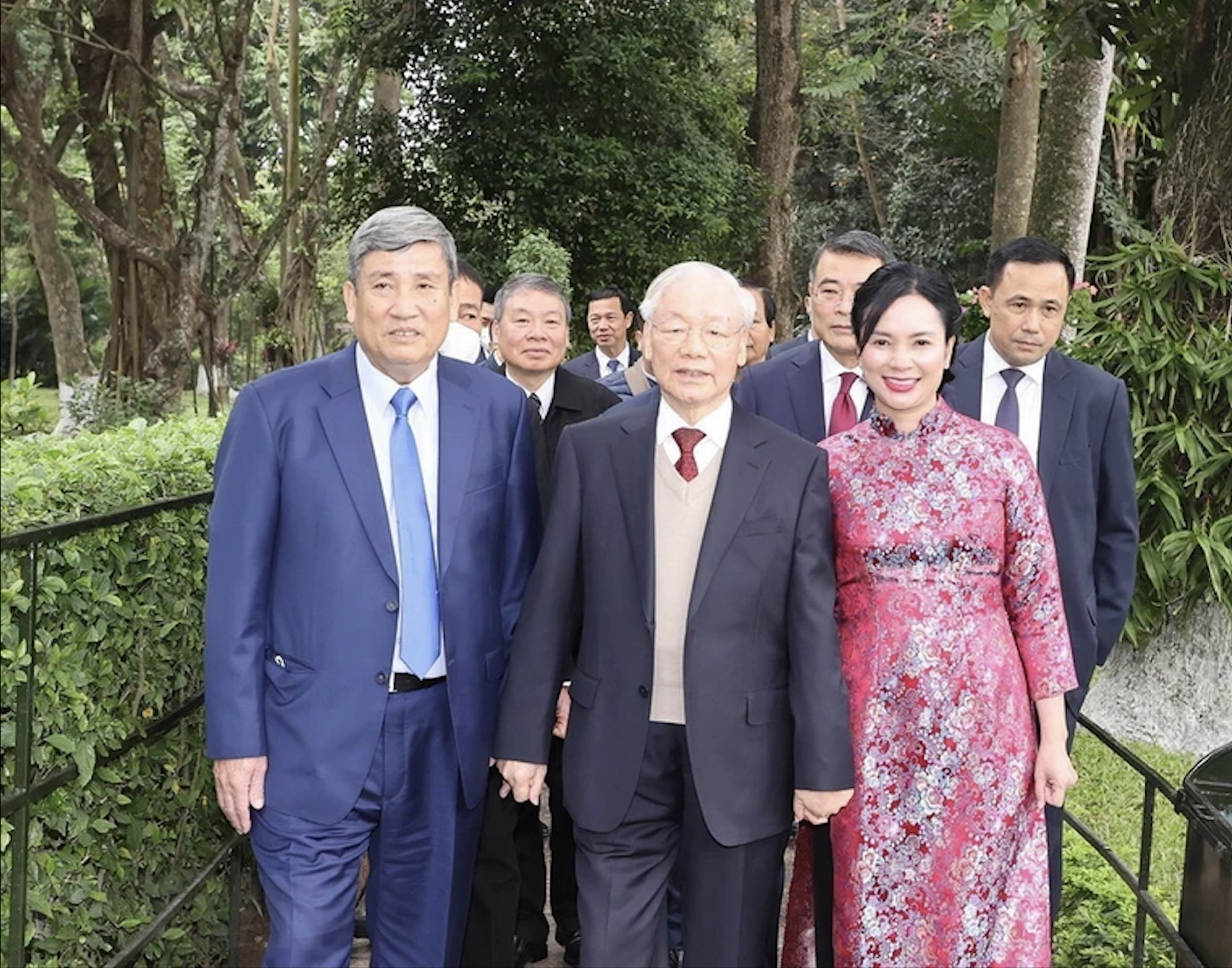 Tổng B&iacute; thư Nguyễn Ph&uacute; Trọng d&acirc;ng hương tưởng niệm Chủ tịch Hồ Ch&iacute; Minh tại Nh&agrave; 67- Ảnh 6.