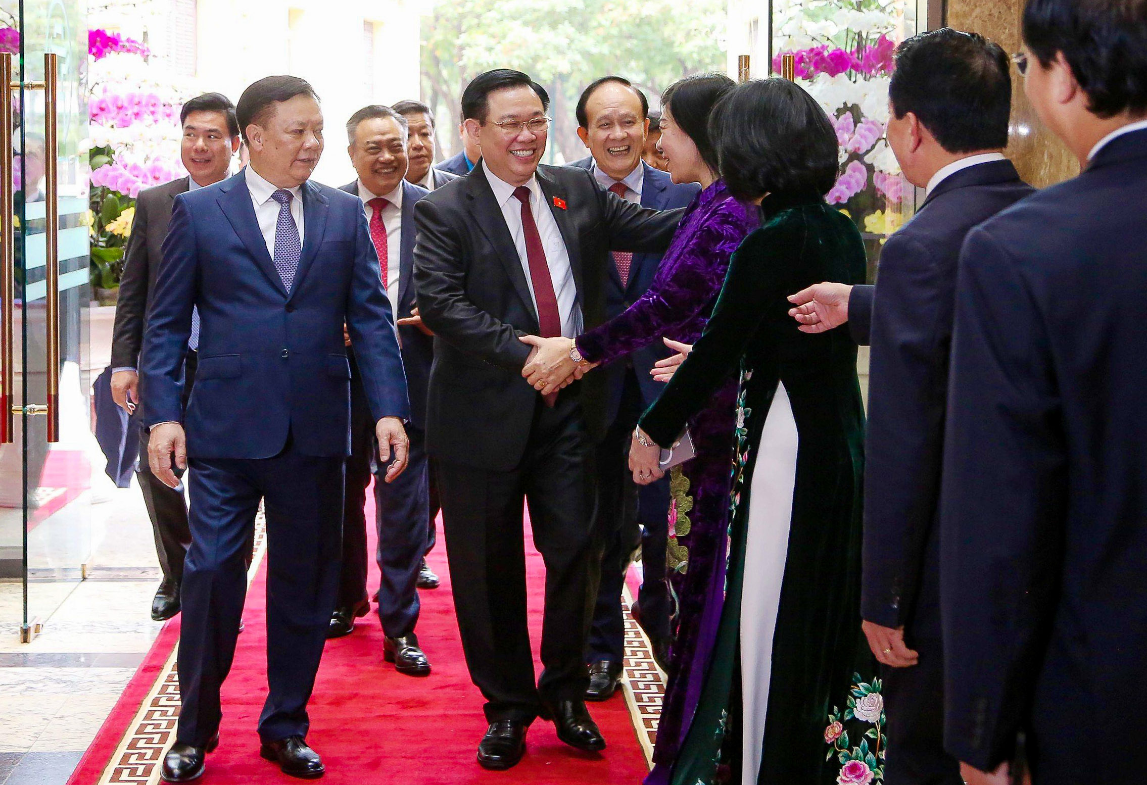 Chủ tịch Quốc hội chúc Tết Đảng bộ, chính quyền và nhân dân Hà Nội- Ảnh 1.