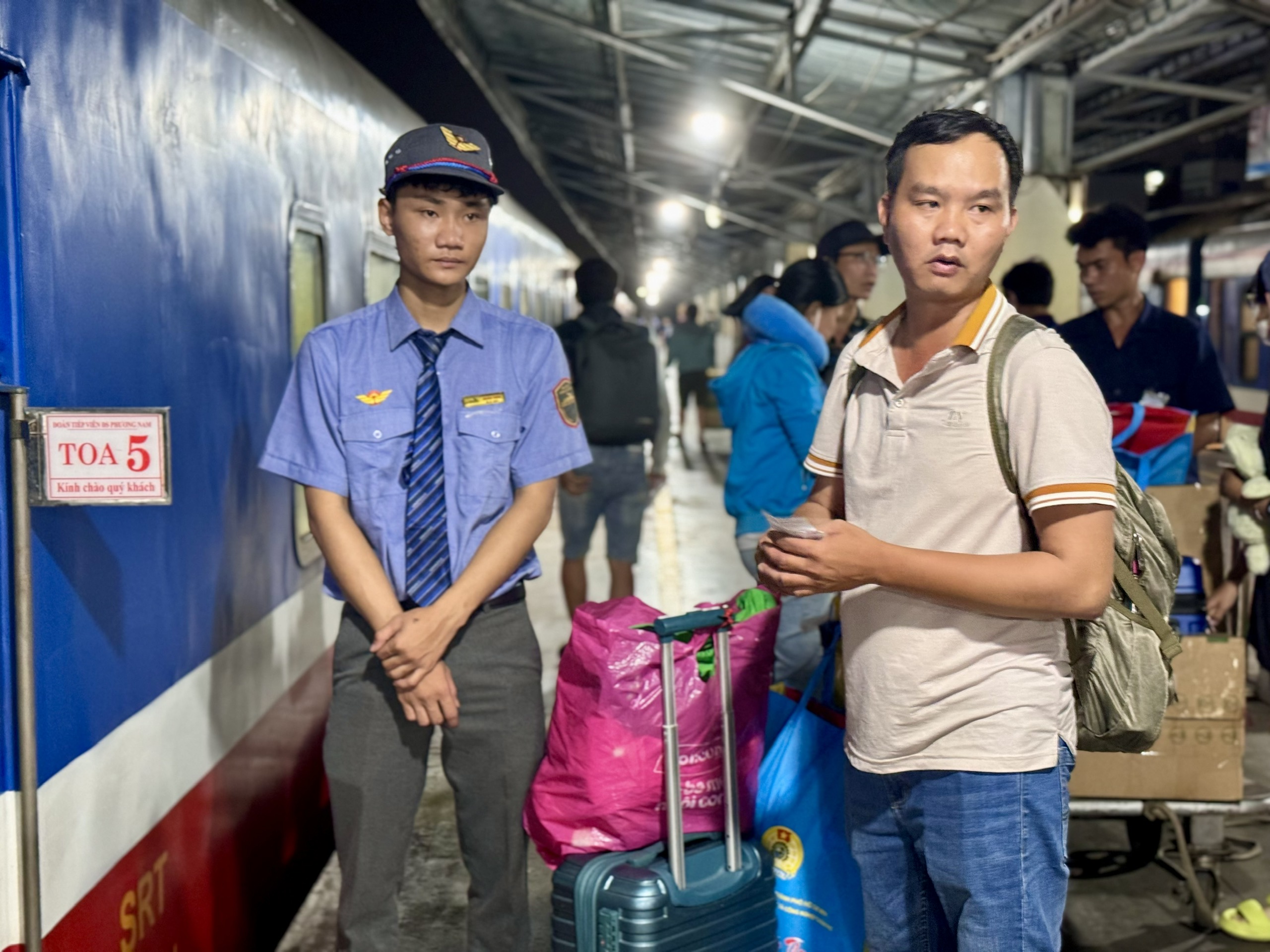 L&agrave;m việc xuy&ecirc;n Tết: Hạnh ph&uacute;c v&igrave; được cống hiến- Ảnh 3.