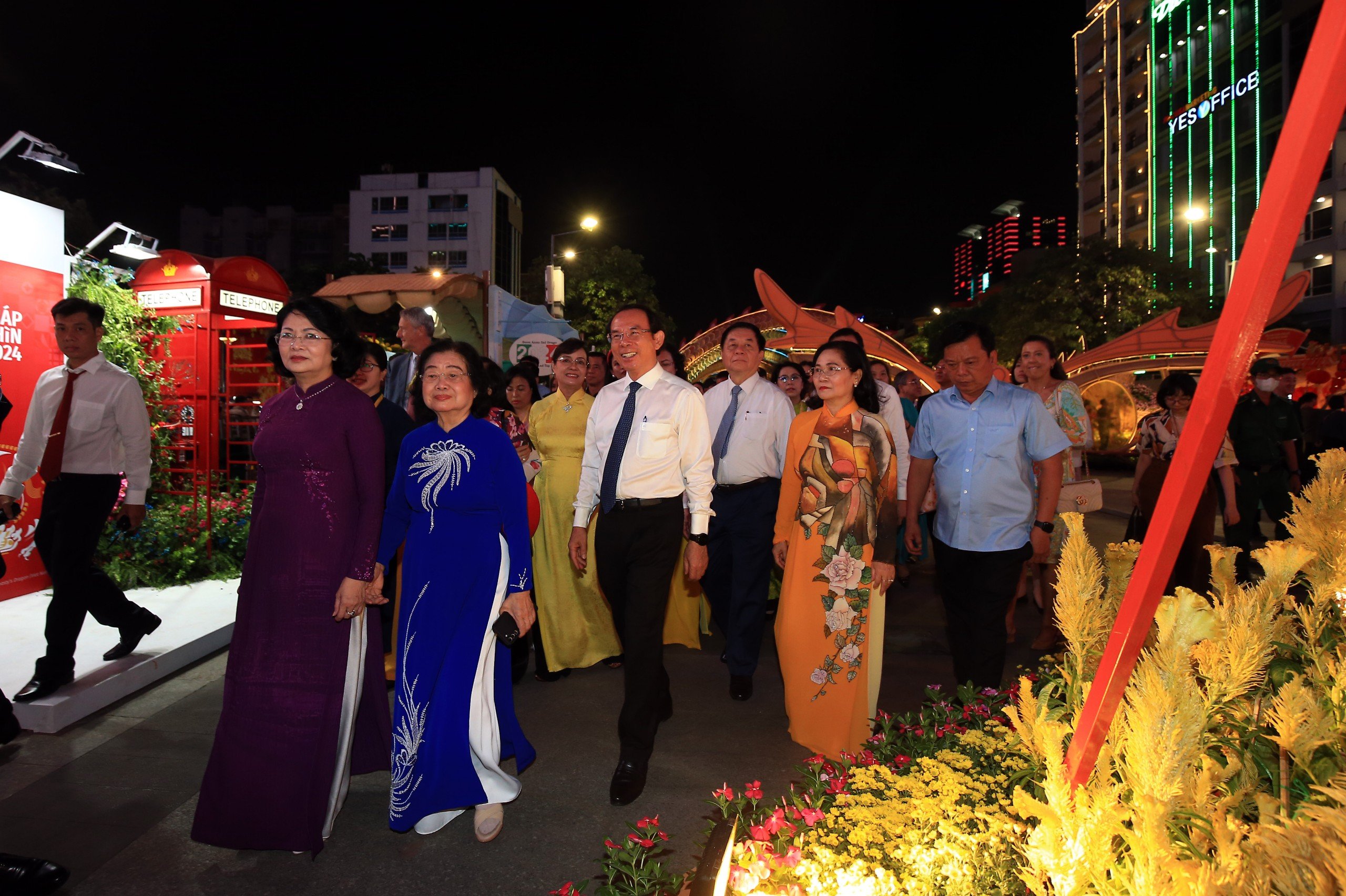 Đường hoa Nguyễn Huệ Tết Giáp Thìn 2024: Quy mô, độc đáo- Ảnh 6.