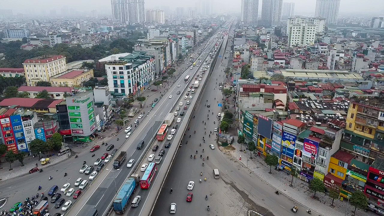 &Ocirc;t&ocirc; xếp h&agrave;ng d&agrave;i 2 km để v&agrave;o cao tốc Ph&aacute;p V&acirc;n - Cầu Giẽ rời Thủ đ&ocirc;- Ảnh 2.
