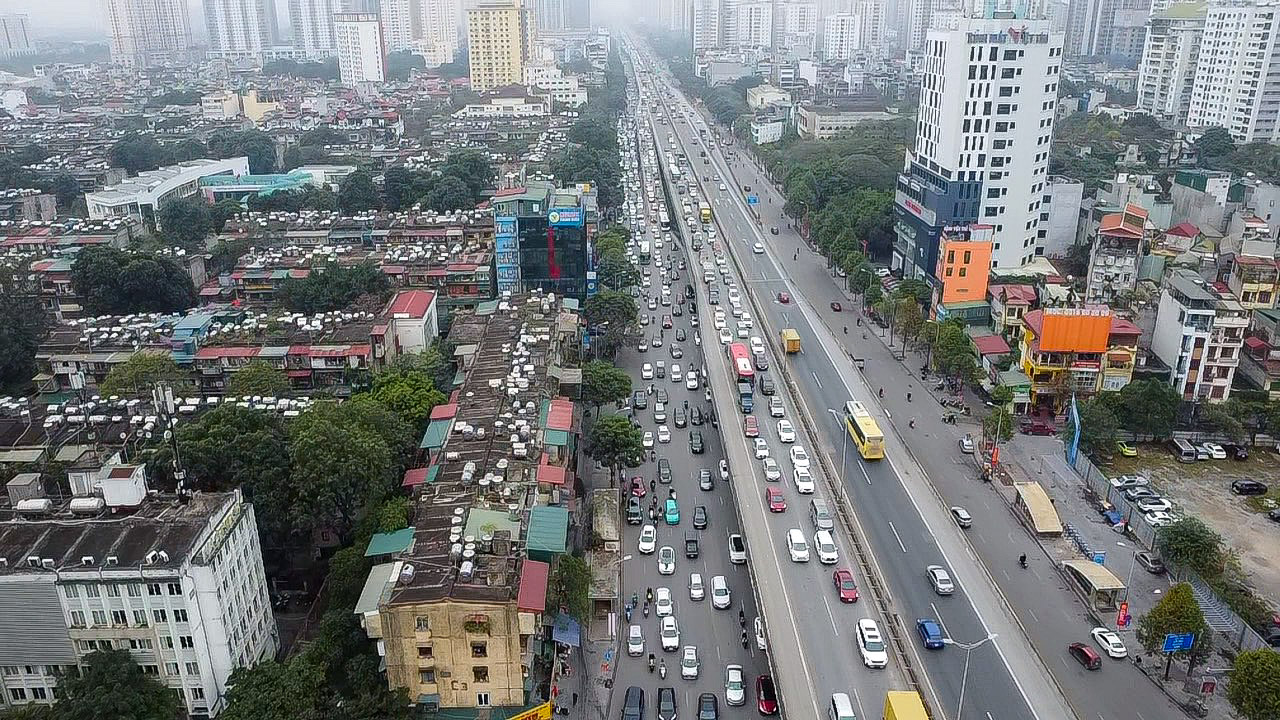 &Ocirc;t&ocirc; xếp h&agrave;ng d&agrave;i 2 km để v&agrave;o cao tốc Ph&aacute;p V&acirc;n - Cầu Giẽ rời Thủ đ&ocirc;- Ảnh 1.