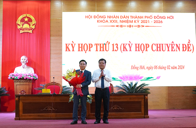Nh&acirc;n sự ở Quảng B&igrave;nh: Li&ecirc;n tiếp bổ nhiệm nhiều l&atilde;nh đạo, c&aacute;n bộ chủ chốt- Ảnh 2.