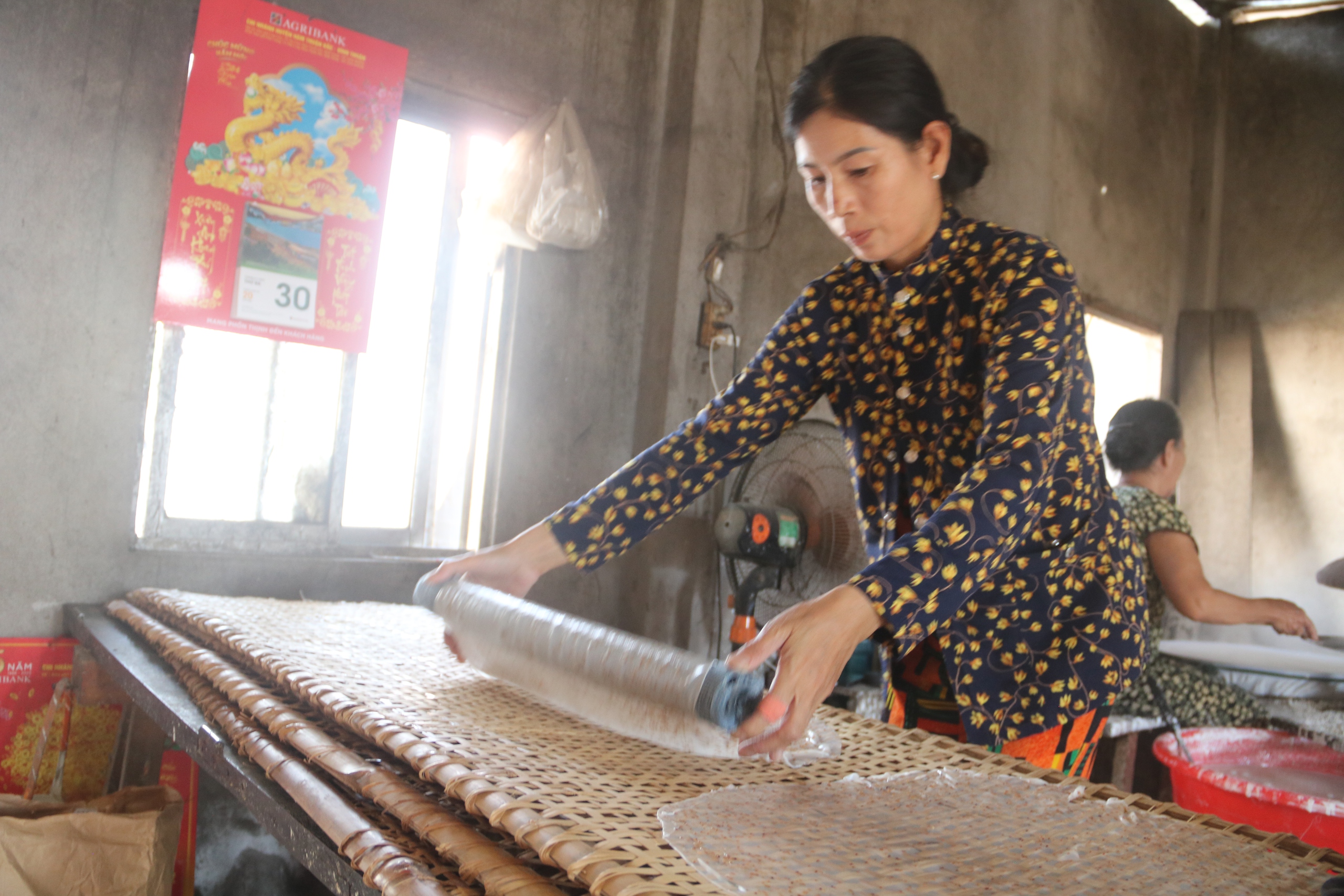 L&agrave;ng nghề b&aacute;nh tr&aacute;ng Ph&uacute; Long đỏ lửa- Ảnh 5.