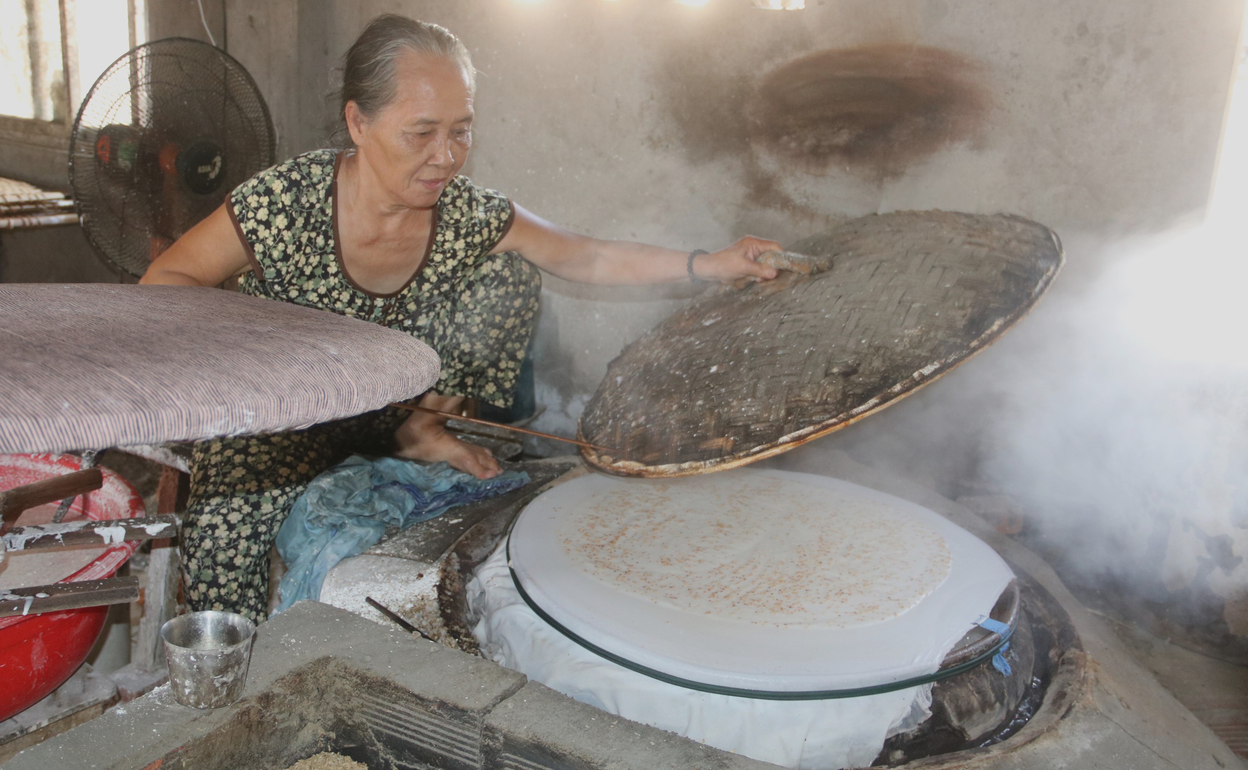 L&agrave;ng nghề b&aacute;nh tr&aacute;ng Ph&uacute; Long đỏ lửa- Ảnh 2.
