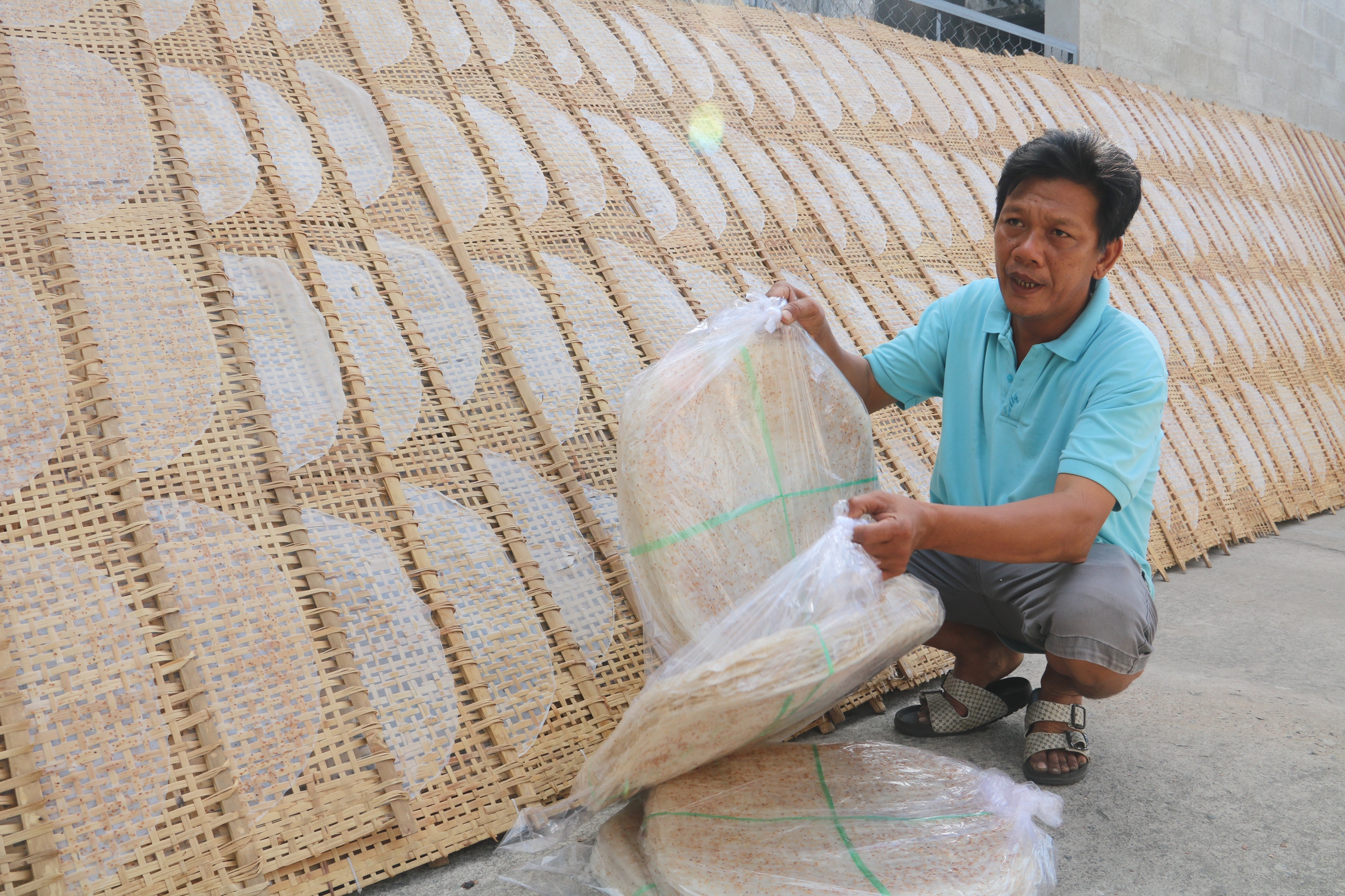 L&agrave;ng nghề b&aacute;nh tr&aacute;ng Ph&uacute; Long đỏ lửa- Ảnh 8.