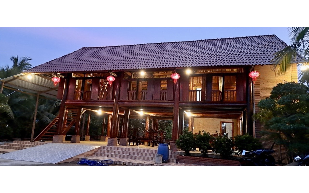 Chuyện về gã giang hồ đi buôn nhà sàn