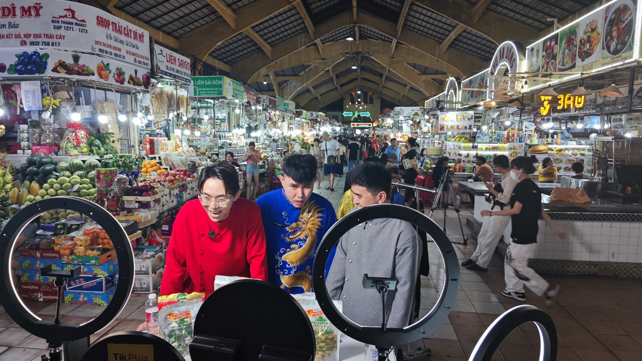 TikToker, KOL hốt bạc nhờ livestream b&aacute;n h&agrave;ng Tết- Ảnh 5.