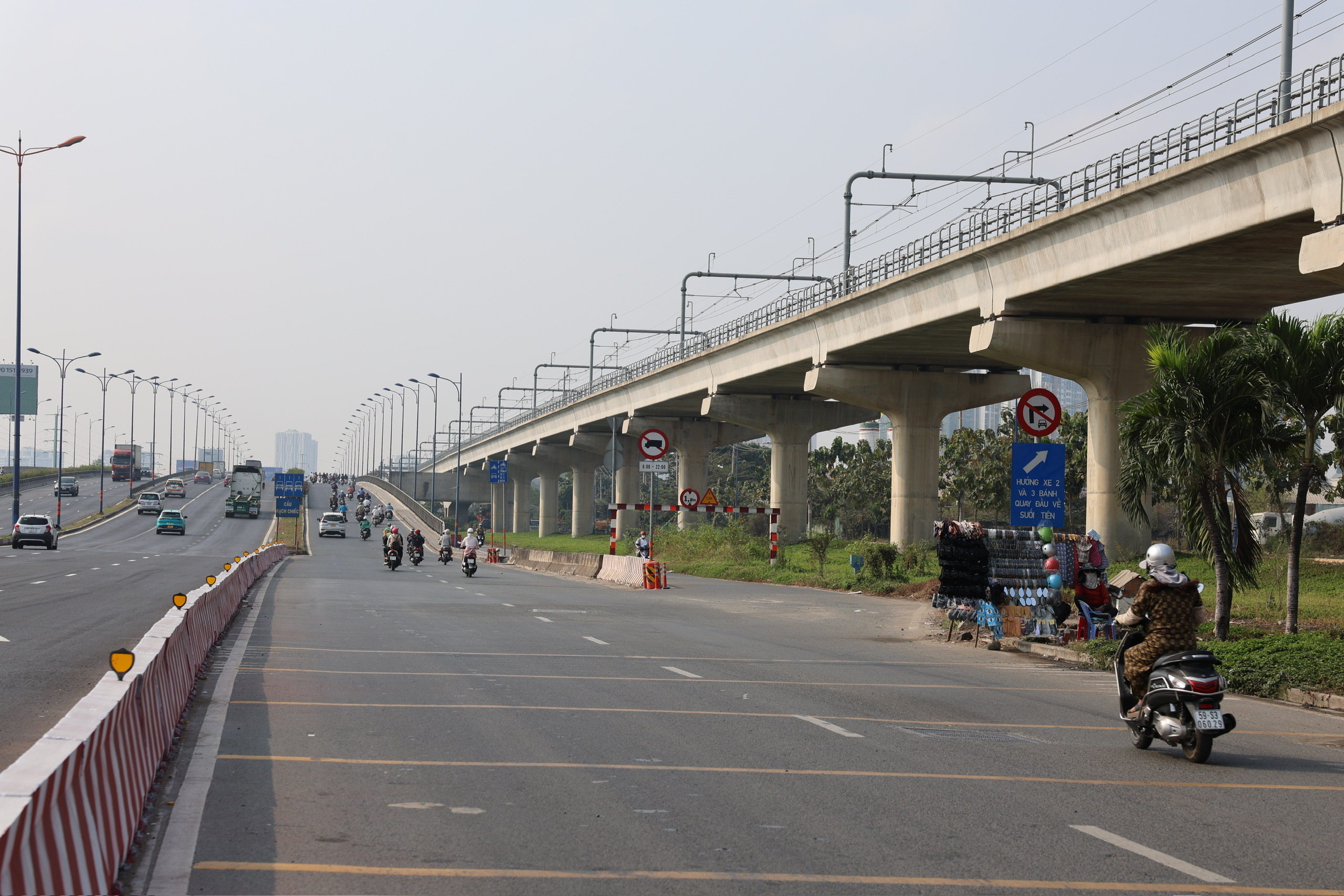 TP HCM: Hình ảnh giao thông trong ngày nghỉ Tết Nguyên đán đầu tiên- Ảnh 4.