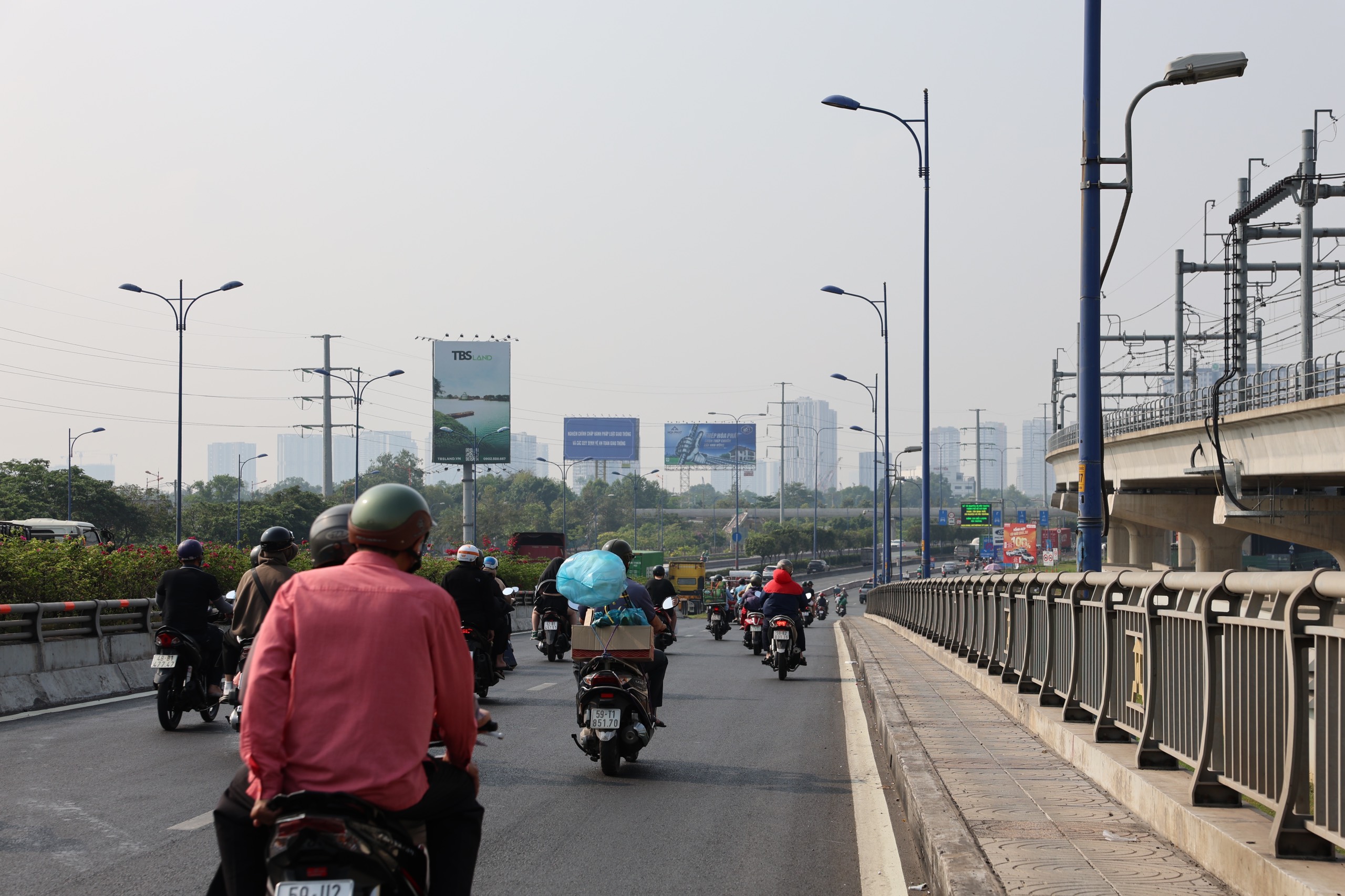 TP HCM: Hình ảnh giao thông trong ngày nghỉ Tết Nguyên đán đầu tiên- Ảnh 5.