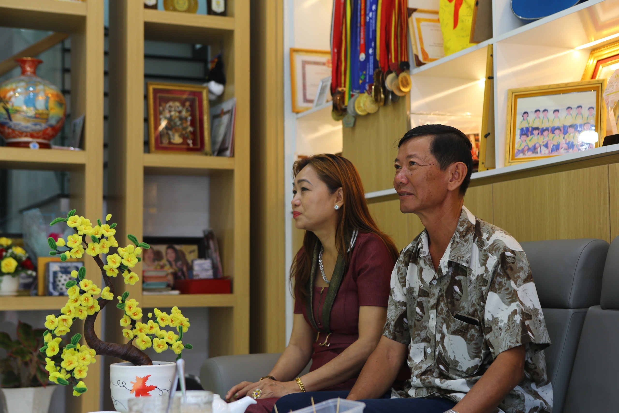 Cha tuyển thủ bóng đá Huỳnh Như: "Tết kém vui khi thiếu bóng con gái"- Ảnh 2.