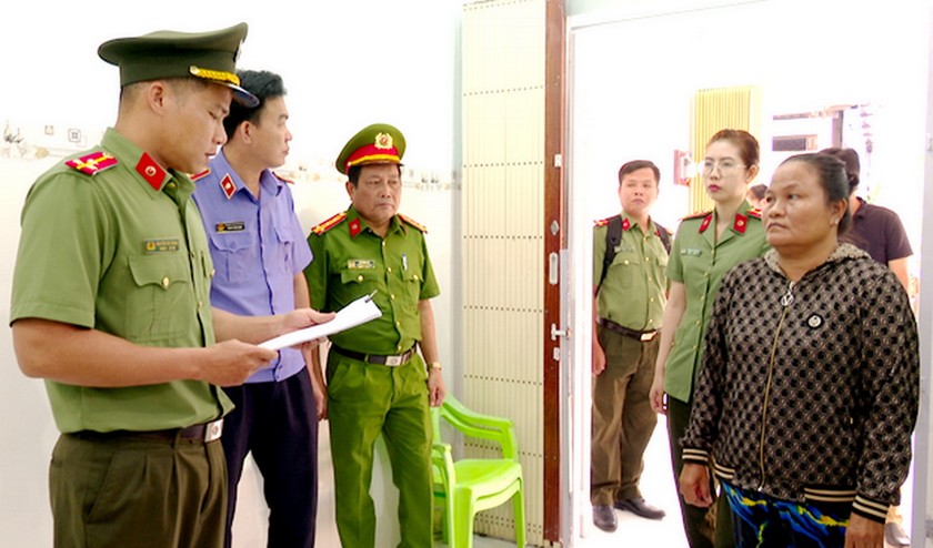 Khởi tố đối tượng b&aacute;n phụ nữ Việt Nam sang Trung Quốc- Ảnh 1.