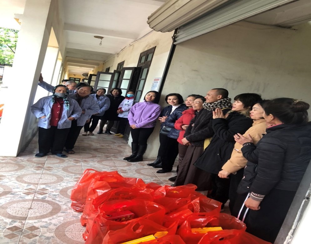 “Xuân sum vầy - Tết sẻ chia”: Tình người ở nơi đặc biệt- Ảnh 4.