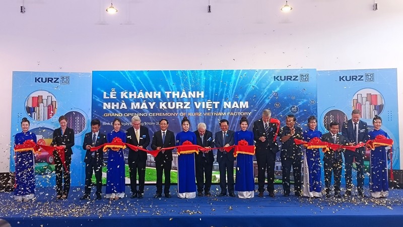 Bình Định: Bay khắp thế giới “gõ cửa” nhà đầu tư- Ảnh 1.
