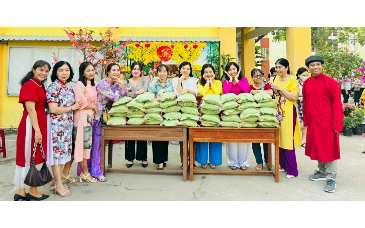 "Xuân sum vầy - Tết sẻ chia": Học sinh vui Tết, thầy cô yên lòng
