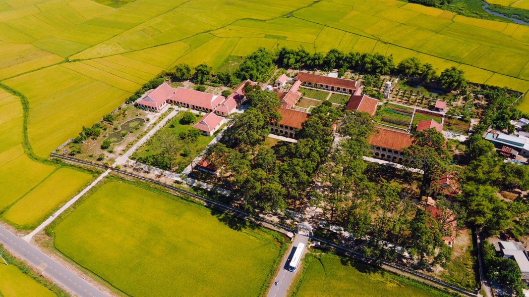 Độc đáo nét đẹp cổ kính của Tiểu chủng viện Làng Sông- Ảnh 1.