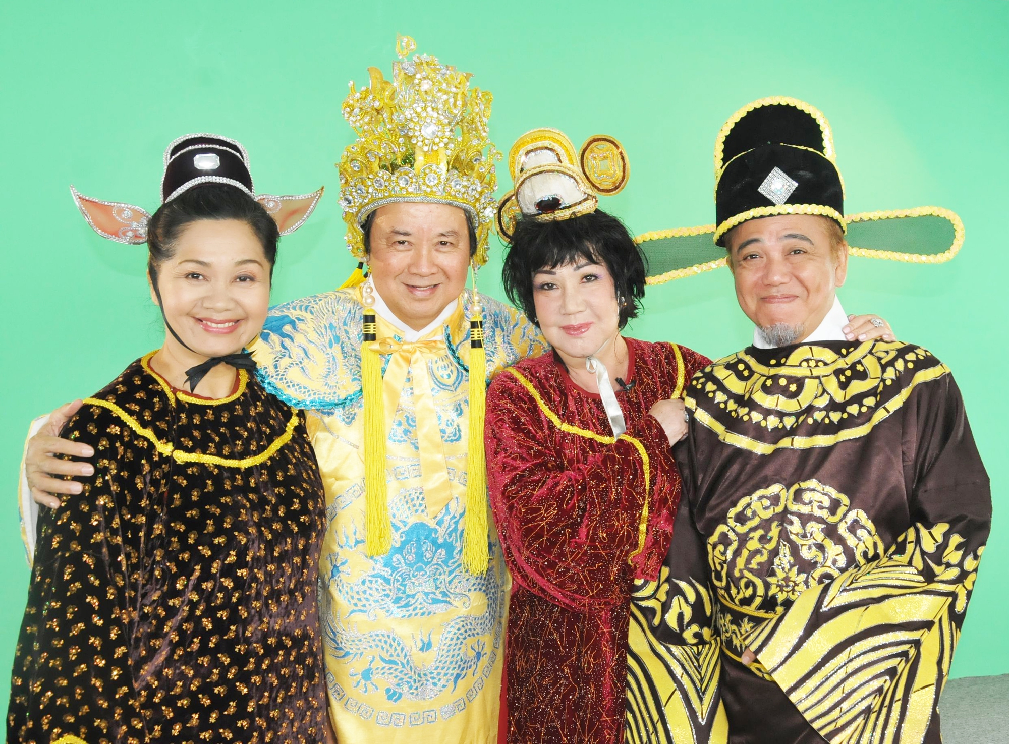 Nghệ sĩ "T&aacute;o qu&acirc;n" ước mơ&hellip; cưỡi Rồng- Ảnh 1.