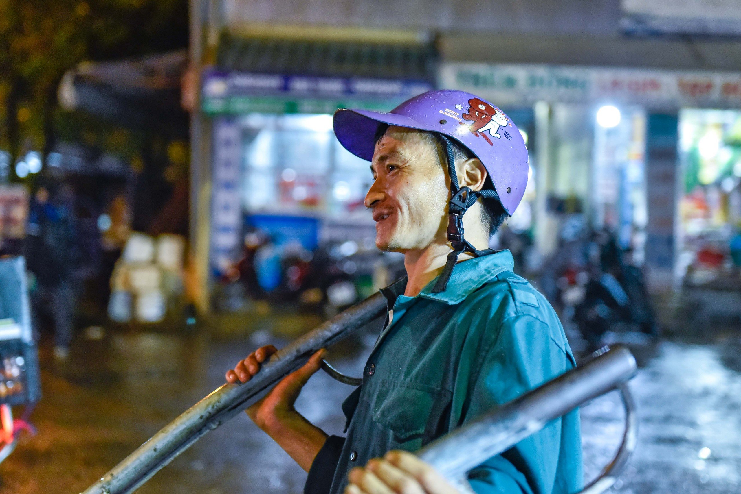Mưu sinh trong mưa, r&eacute;t ng&agrave;y Tết ở chợ đầu mối lớn nhất Thanh H&oacute;a- Ảnh 14.
