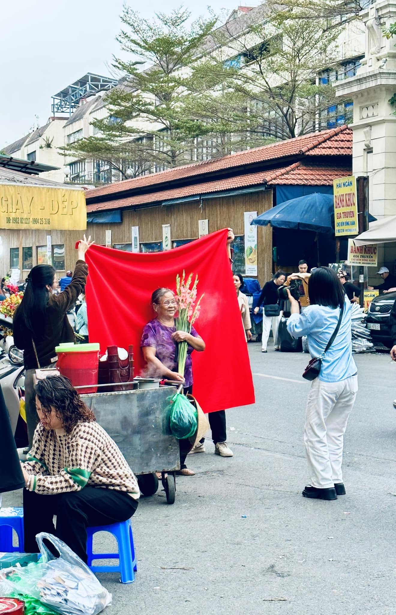 X&uacute;c động bộ ảnh Tết d&agrave;nh cho c&aacute;c cụ gi&agrave;- Ảnh 7.