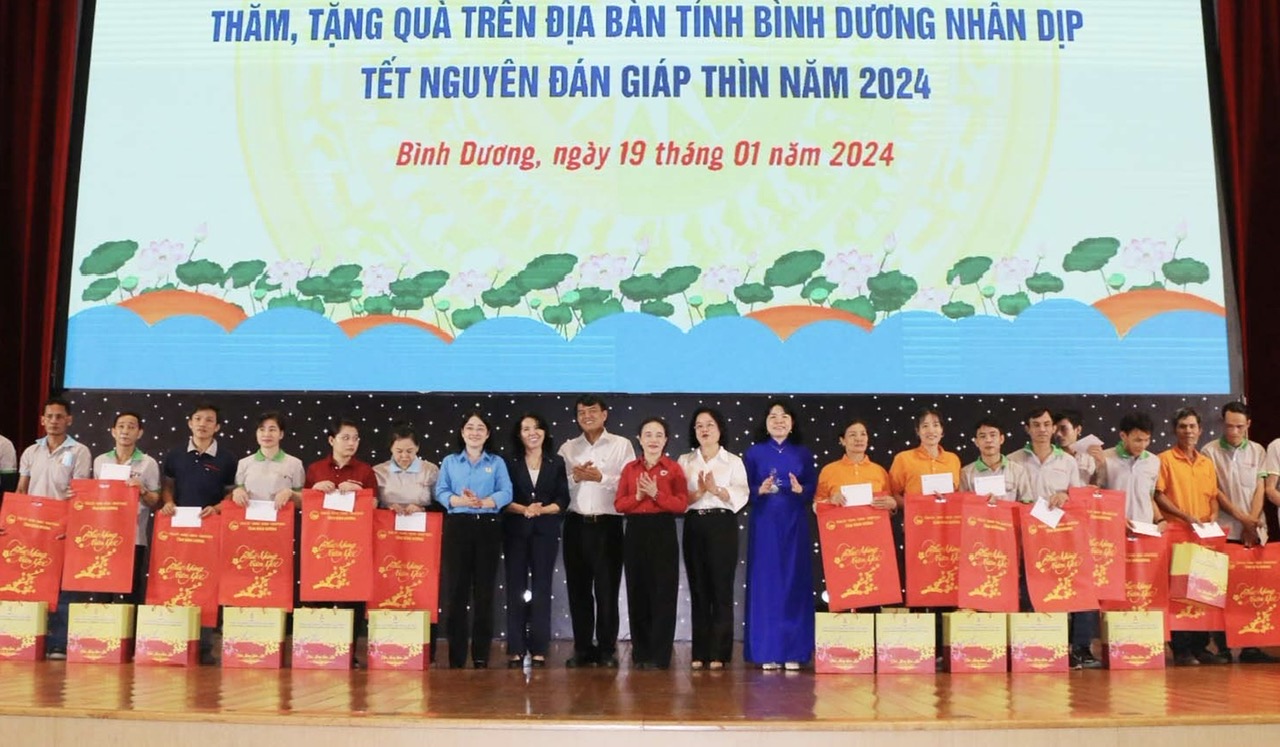 B&igrave;nh Dương ưu ti&ecirc;n sử dụng c&aacute;n bộ c&oacute; tư duy đổi mới, s&aacute;ng tạo
- Ảnh 3.