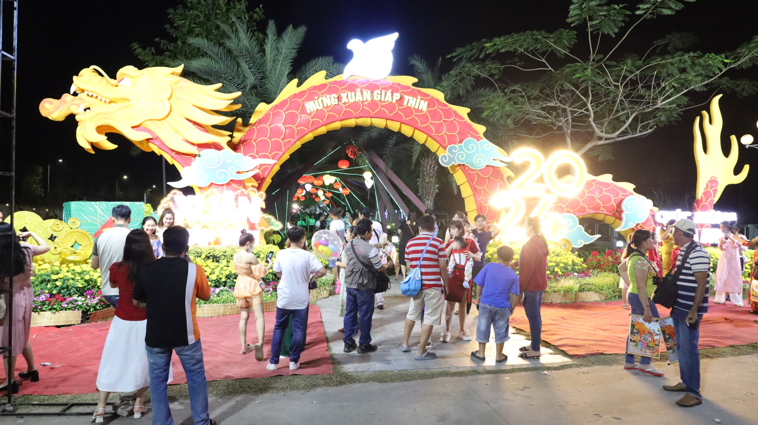 Ph&aacute;o hoa s&aacute;ng rực ng&atilde; ba s&ocirc;ng Cần Thơ - s&ocirc;ng Hậu- Ảnh 14.