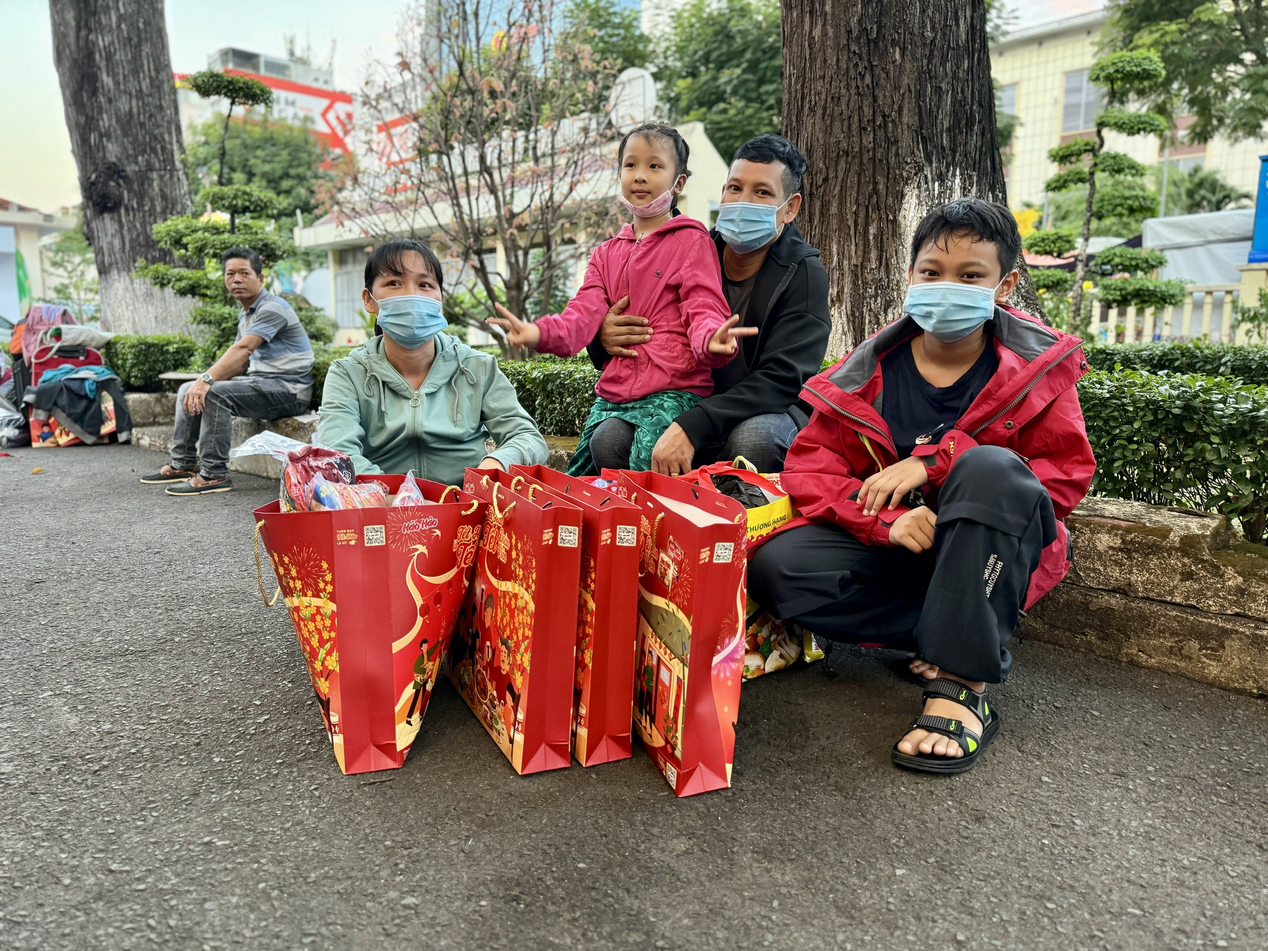 Những chuyến xe chở niềm vui sum họp- Ảnh 4.
