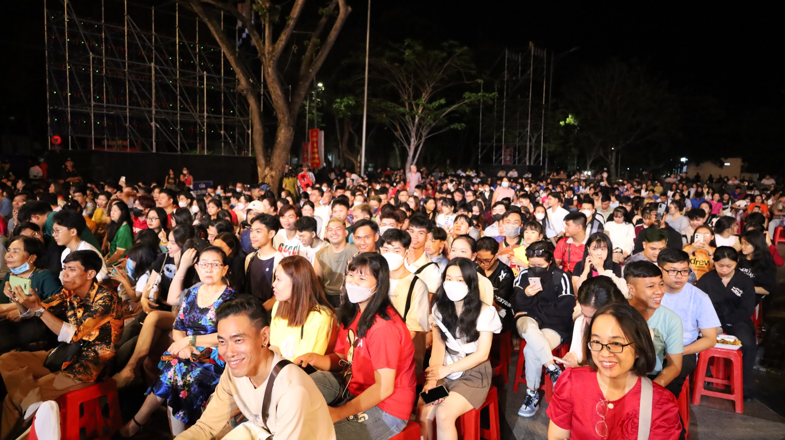 Ph&aacute;o hoa s&aacute;ng rực ng&atilde; ba s&ocirc;ng Cần Thơ - s&ocirc;ng Hậu- Ảnh 11.