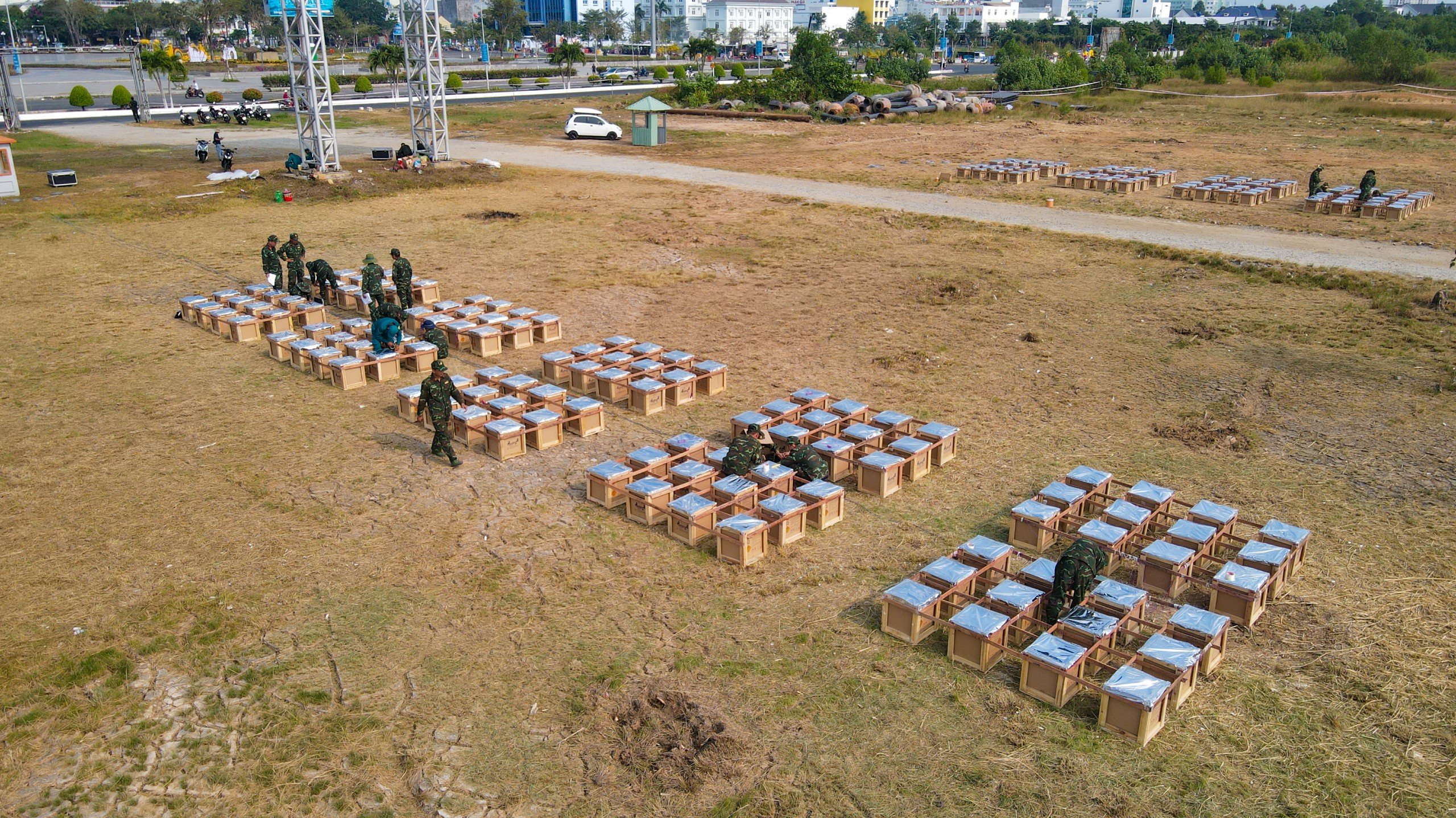 Cận cảnh d&agrave;n ph&aacute;o hoa đ&ecirc;m giao thừa ở Ki&ecirc;n Giang- Ảnh 2.
