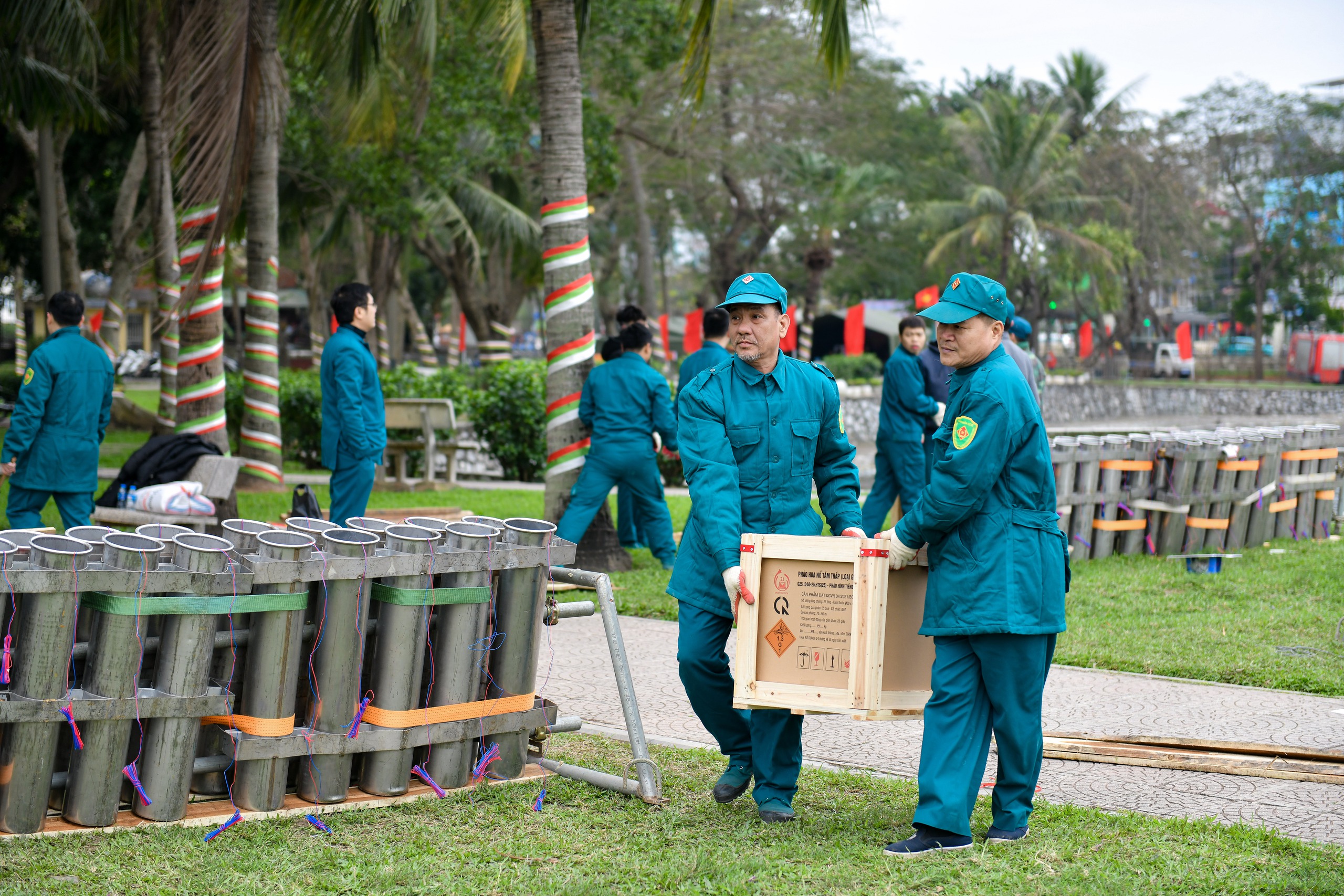An ninh thắt chặt quanh trận địa pháo hoa- Ảnh 3.