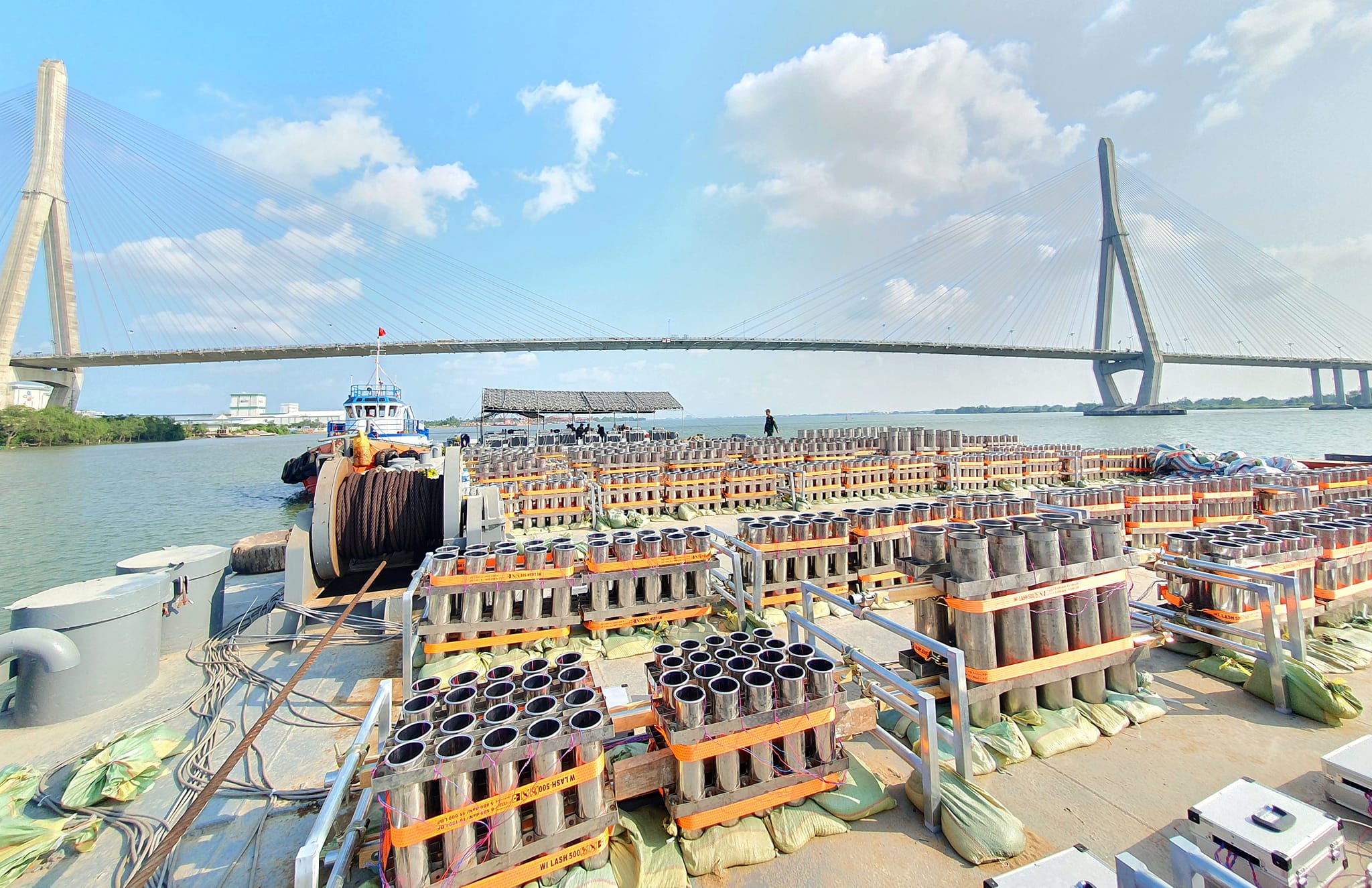 Ph&aacute;o hoa s&aacute;ng rực ng&atilde; ba s&ocirc;ng Cần Thơ - s&ocirc;ng Hậu- Ảnh 13.