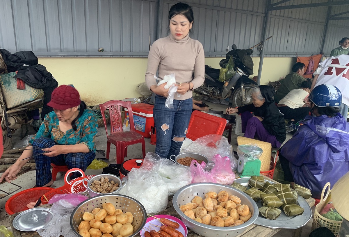 Phi&ecirc;n chợ qu&ecirc; ng&agrave;y cuối năm- Ảnh 11.