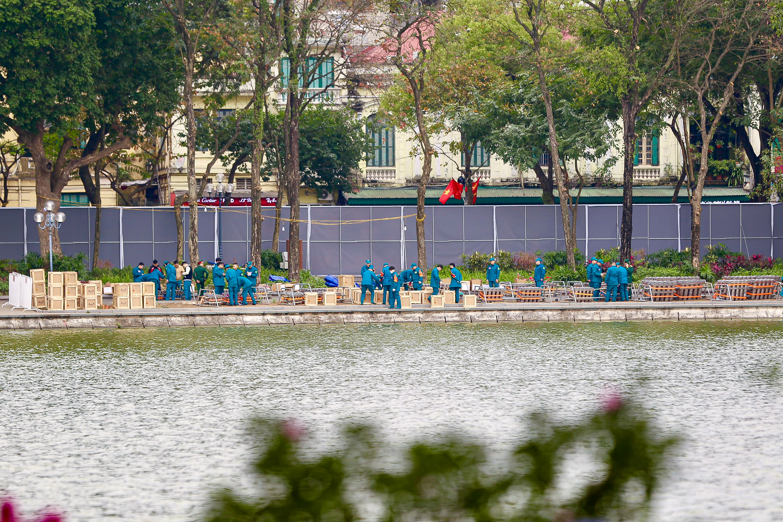 An ninh thắt chặt quanh trận địa pháo hoa- Ảnh 10.