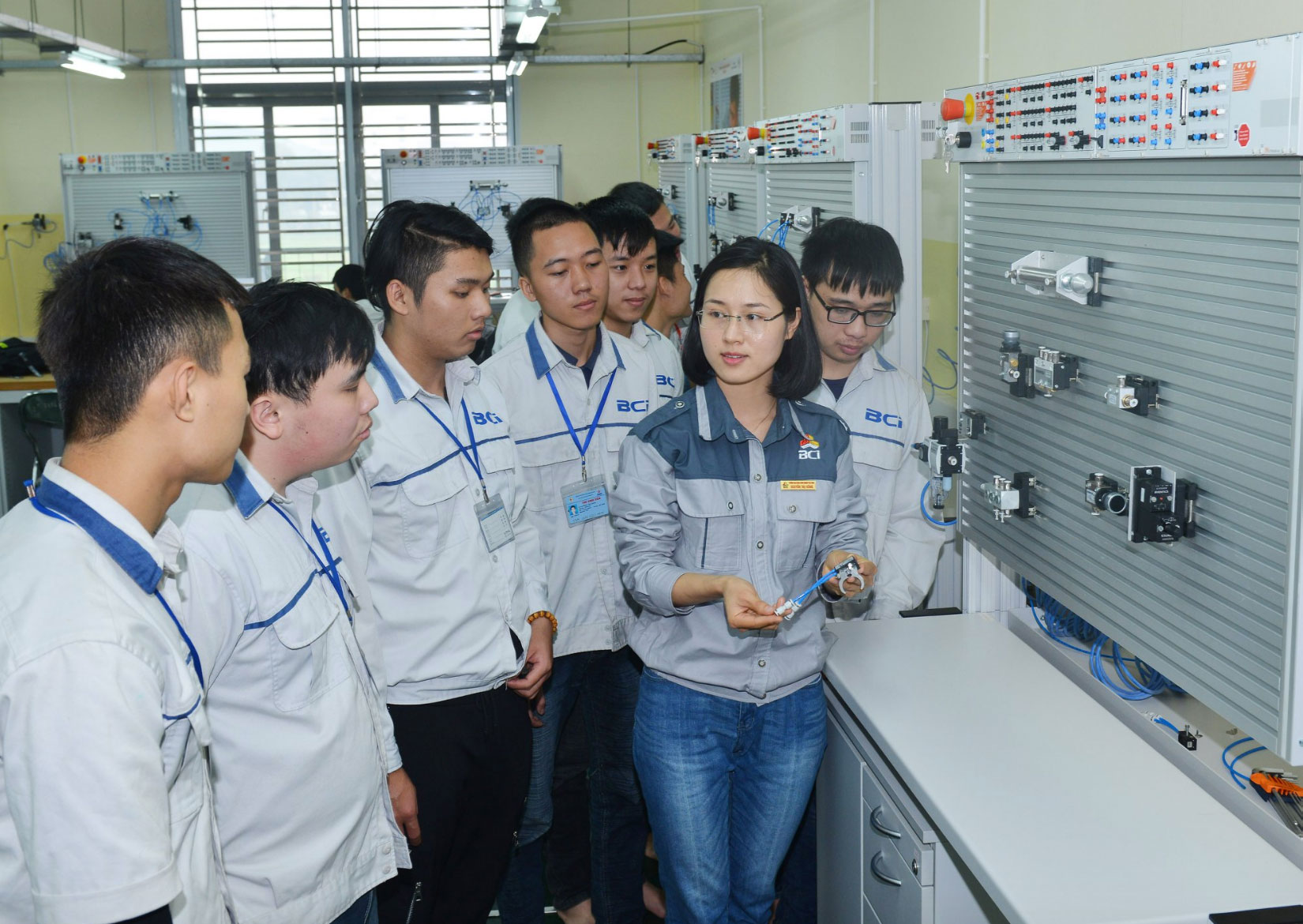 C&aacute;c cơ sở đ&agrave;o tạo đầu tư trang thiết bị ph&ugrave; hợp với nhu cầu của thị trường lao động
