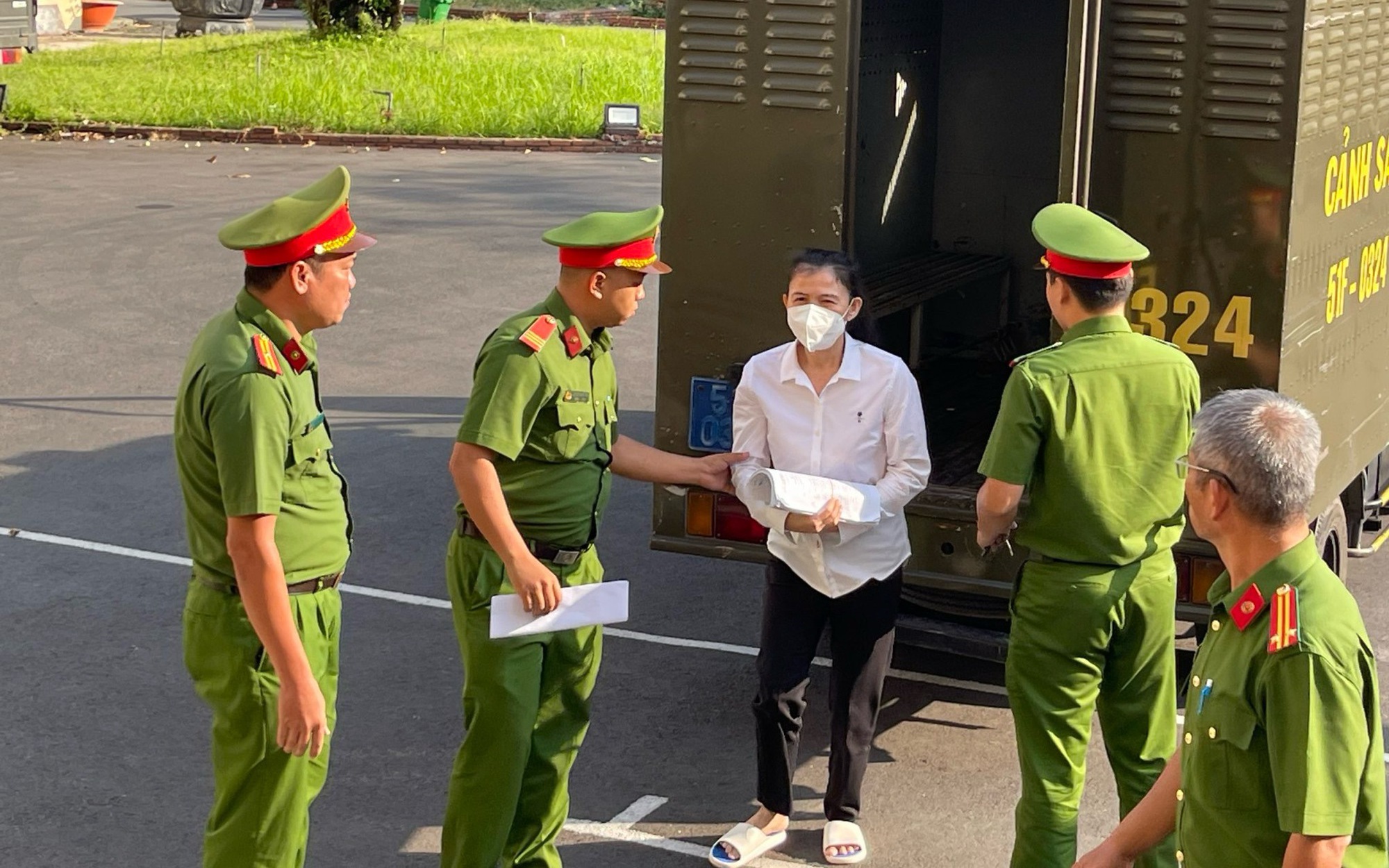 Bà Đặng Thị Hàn Ni hầu toà sáng nay