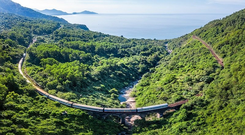 Bao giờ đo&agrave;n t&agrave;u du lịch Huế - Đ&agrave; Nẵng lăn b&aacute;nh?- Ảnh 1.
