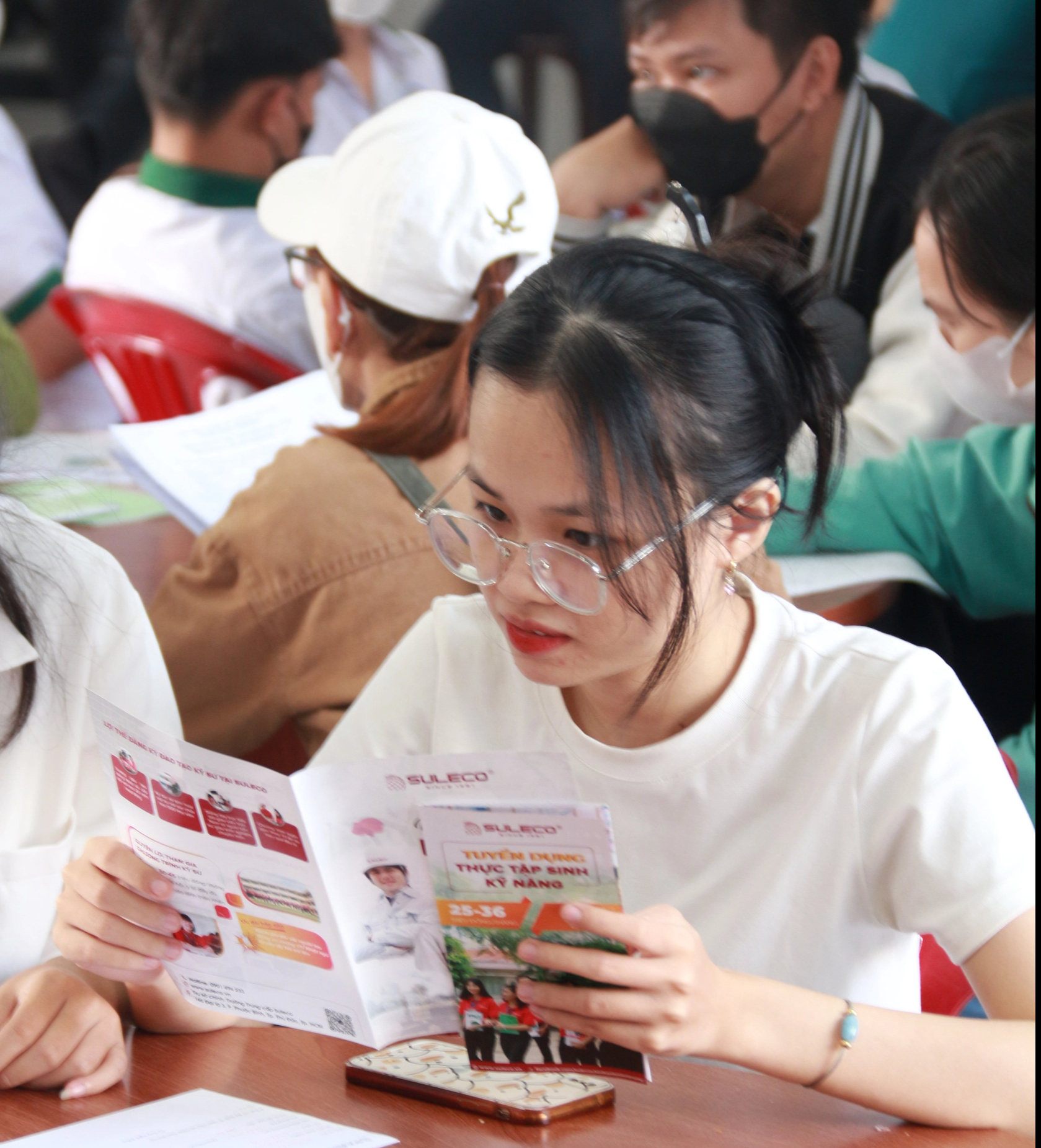 8 công việc khát nhân lực, kinh tế càng phát triển càng làm không hết việc- Ảnh 2.
