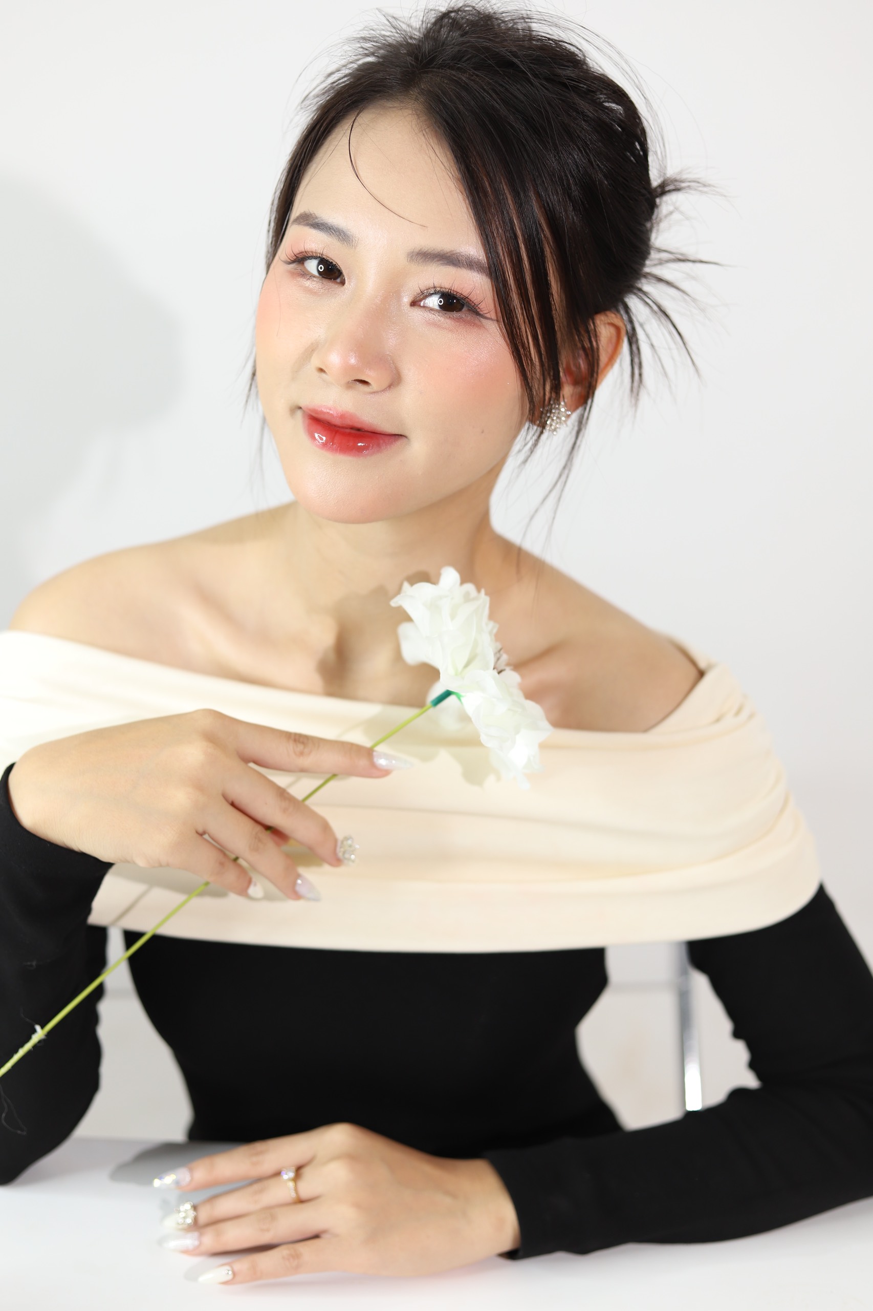 MC Ho&agrave;i Thương - B&ocirc;ng hoa xinh đẹp của n&uacute;i rừng T&acirc;y Nguy&ecirc;n- Ảnh 4.