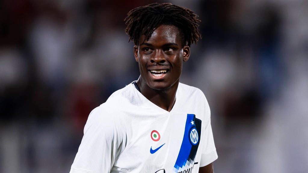 V&ograve;ng 28 Serie A: Inter vững ng&ocirc;i đầu, Milan chiếm ng&ocirc;i nh&igrave; từ Juventus- Ảnh 4.