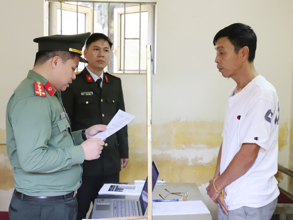 Bắt Phan Đ&igrave;nh Sang về tội chống ph&aacute; Nh&agrave; nước- Ảnh 2.